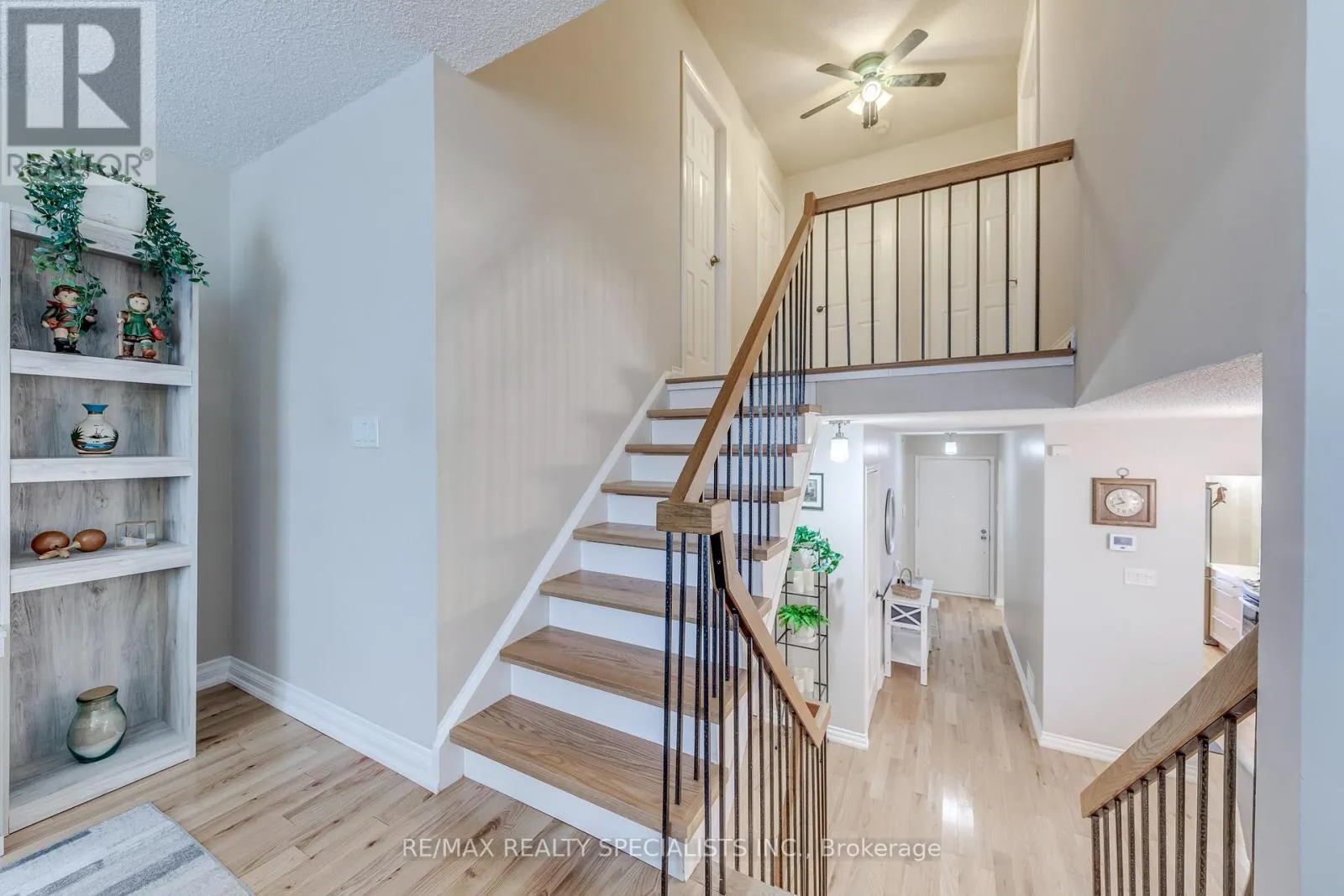 69 WINTERFOLD DRIVE