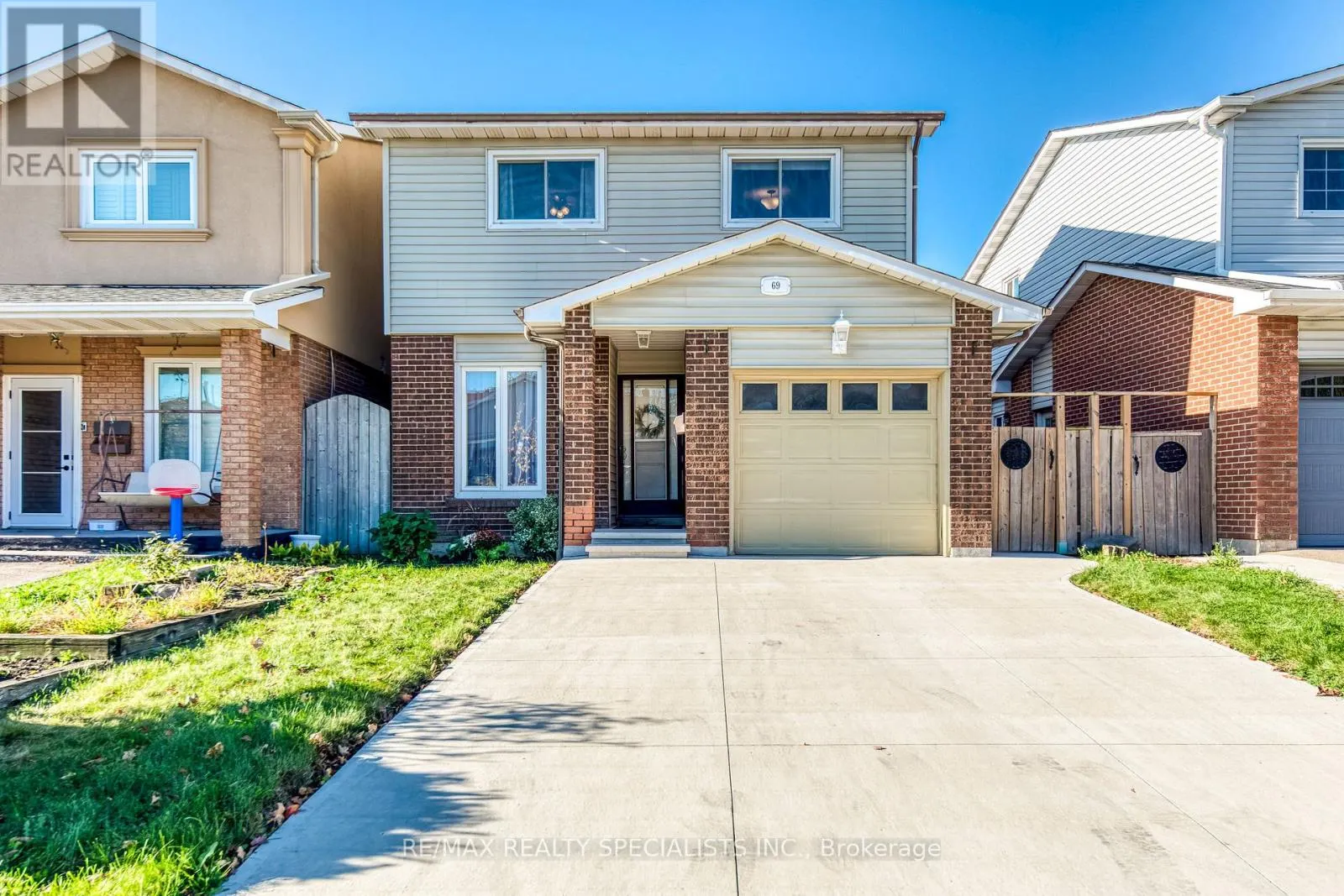 69 WINTERFOLD DRIVE