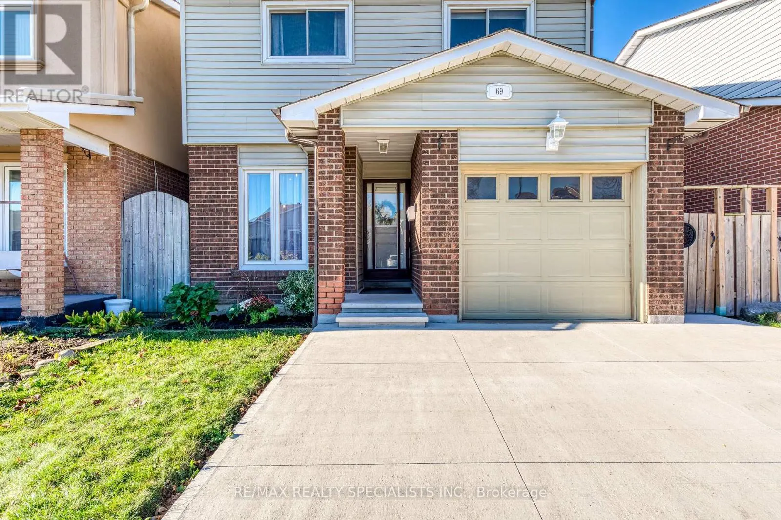 69 WINTERFOLD DRIVE