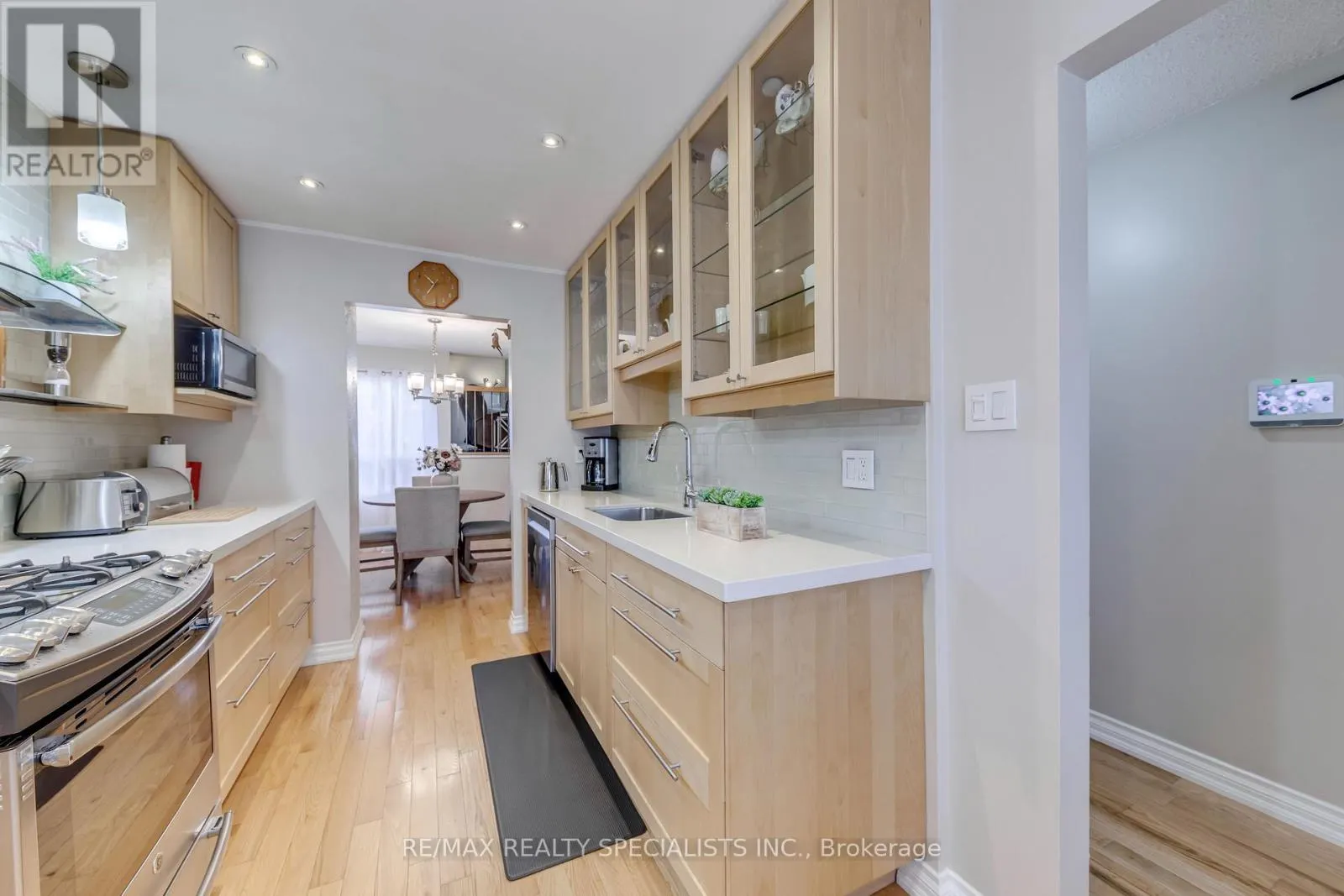 69 WINTERFOLD DRIVE