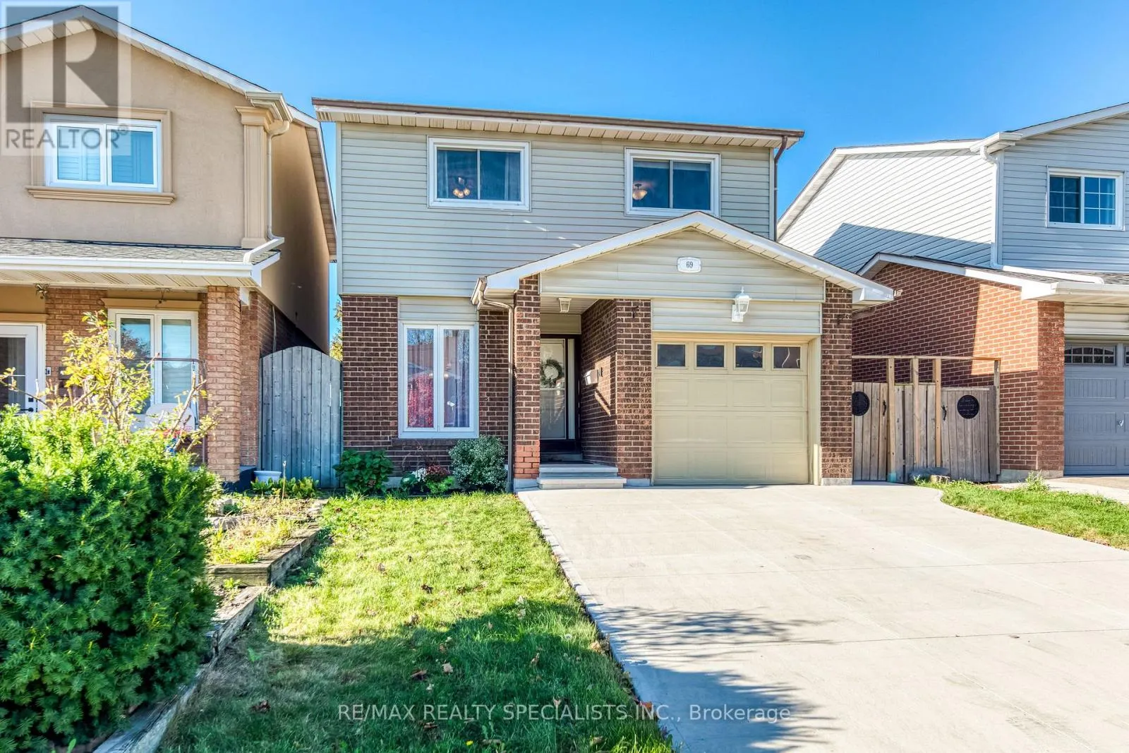 69 WINTERFOLD DRIVE