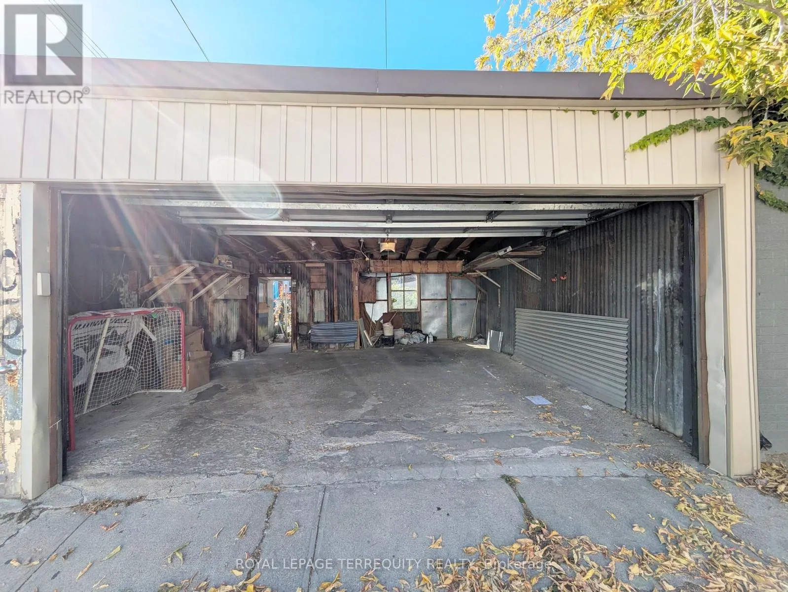 831 SHAW STREET