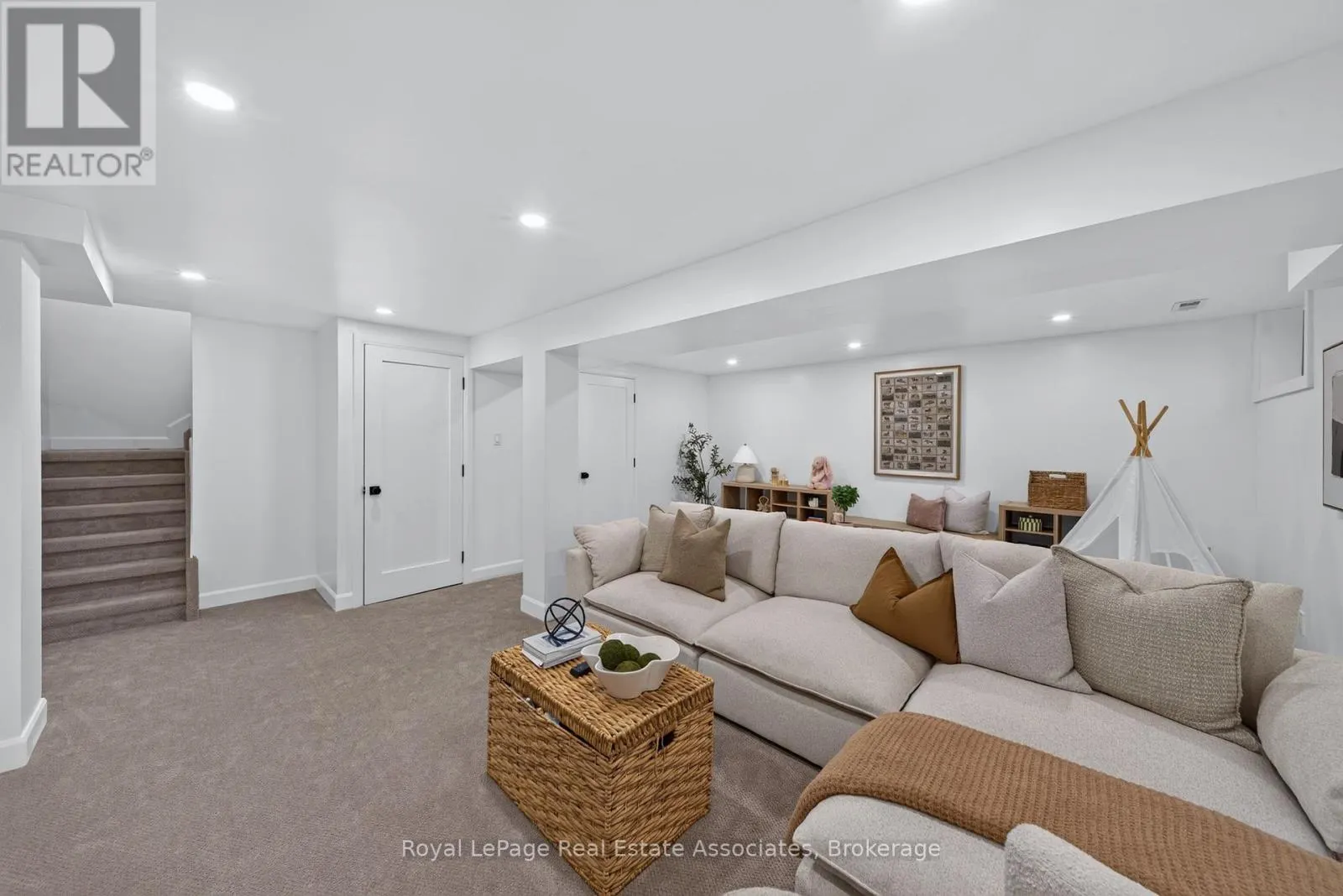 2604 CONSTABLE ROAD