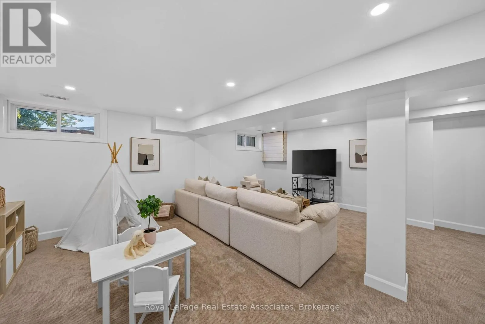2604 CONSTABLE ROAD