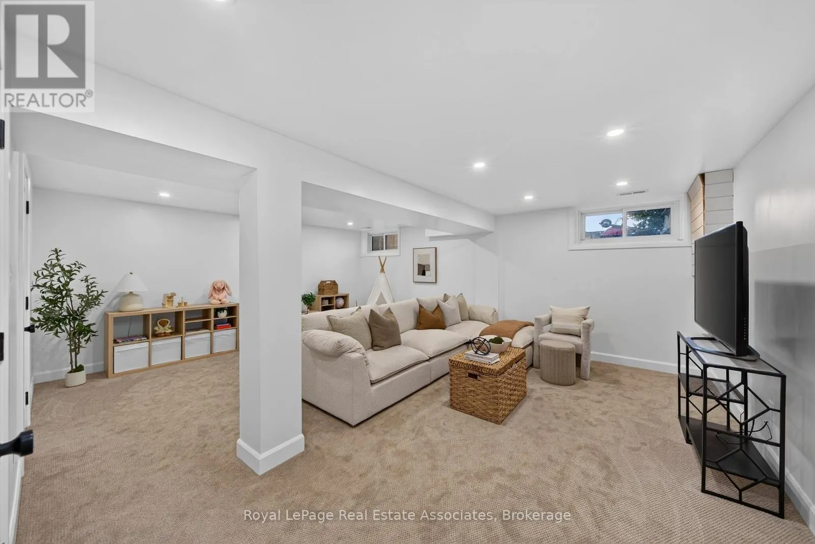 2604 CONSTABLE ROAD