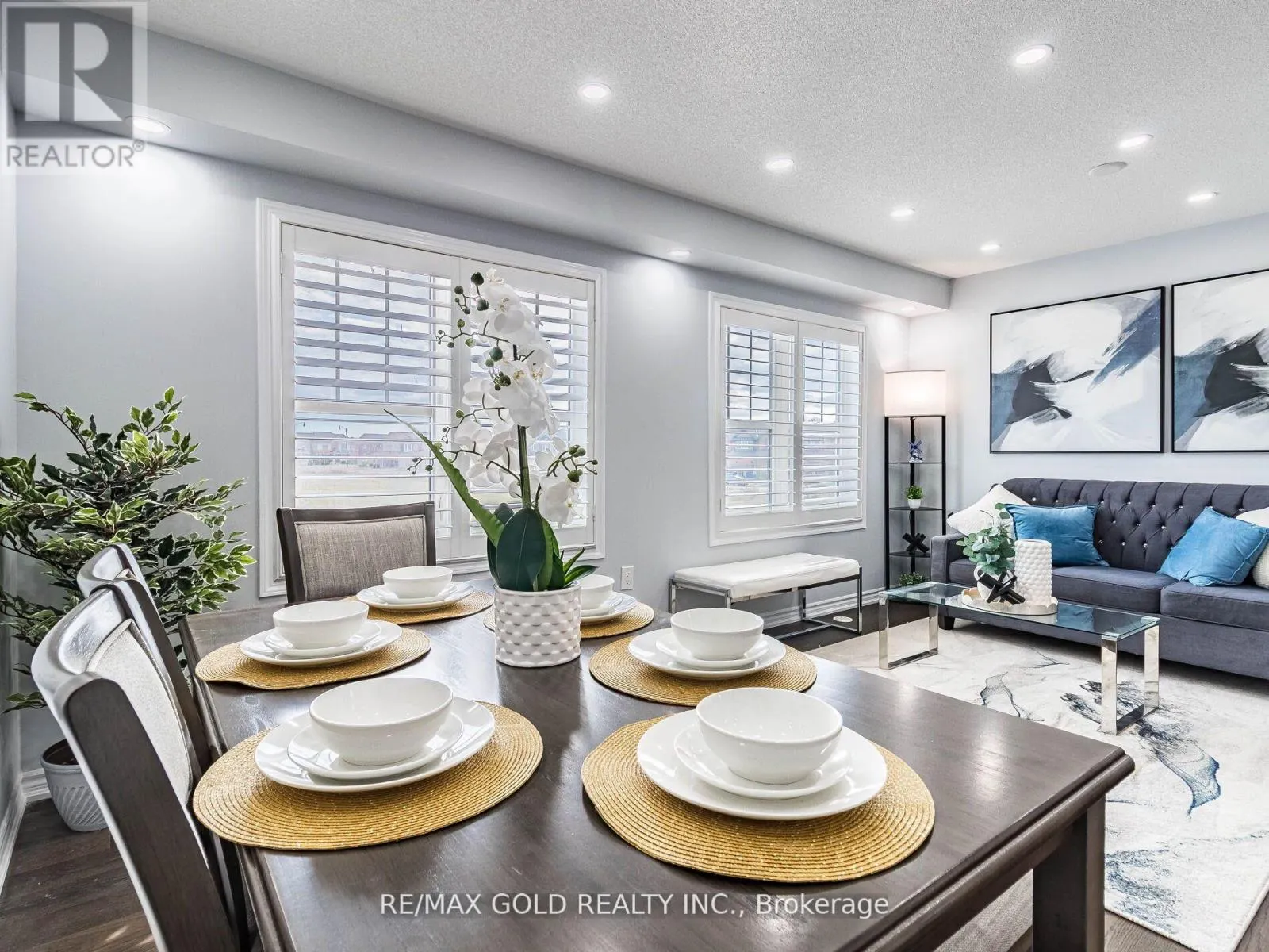 98 BANNISTER CRESCENT