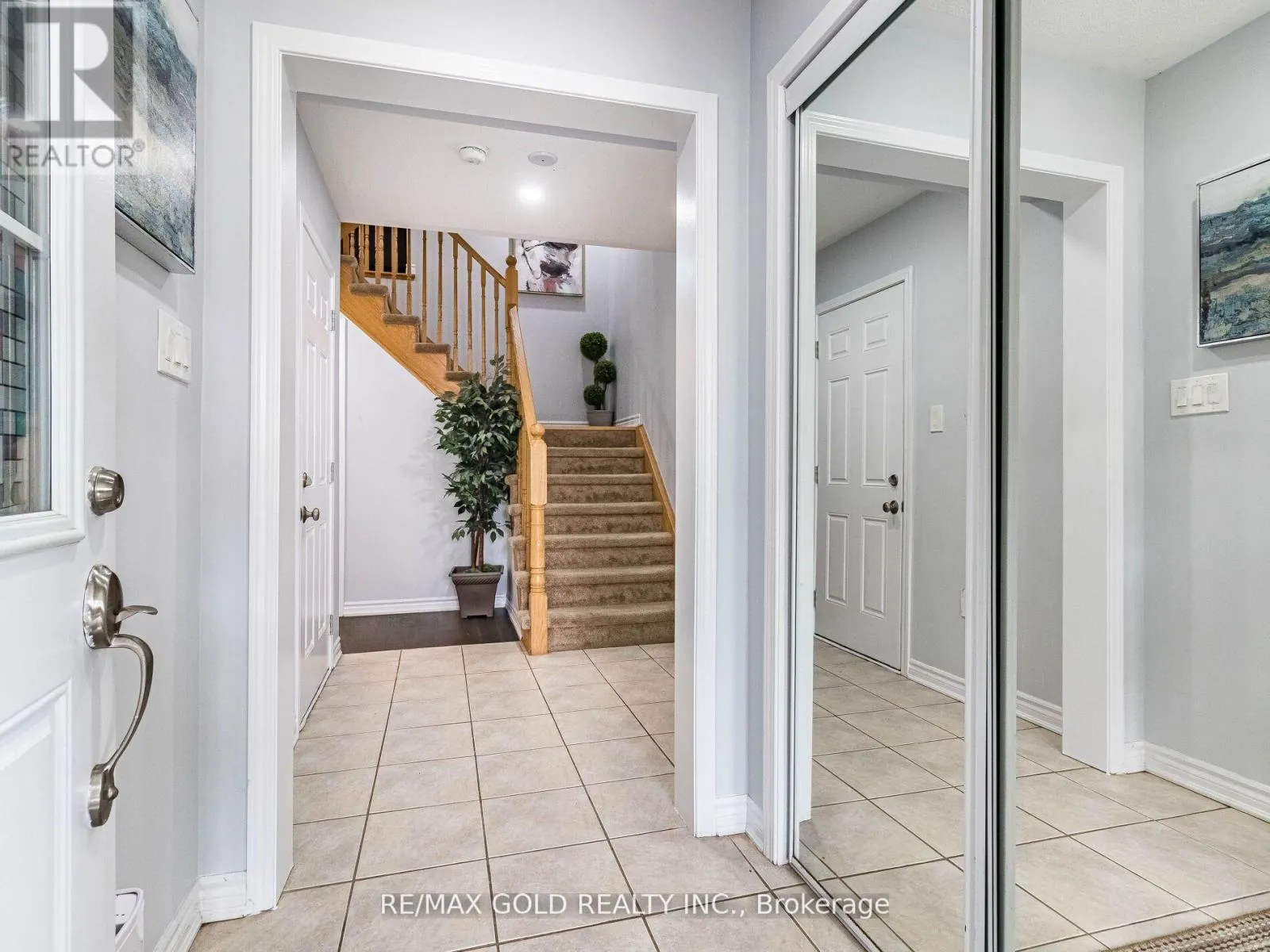 98 BANNISTER CRESCENT
