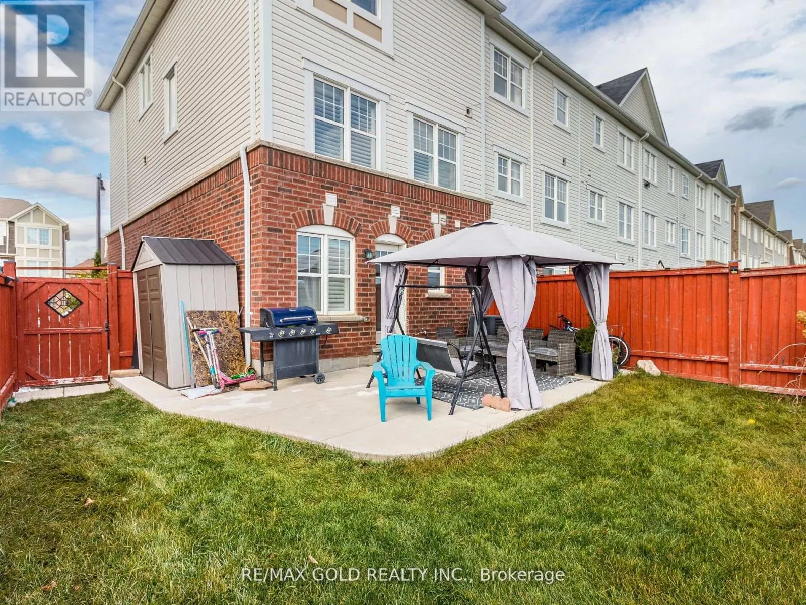 98 BANNISTER CRESCENT