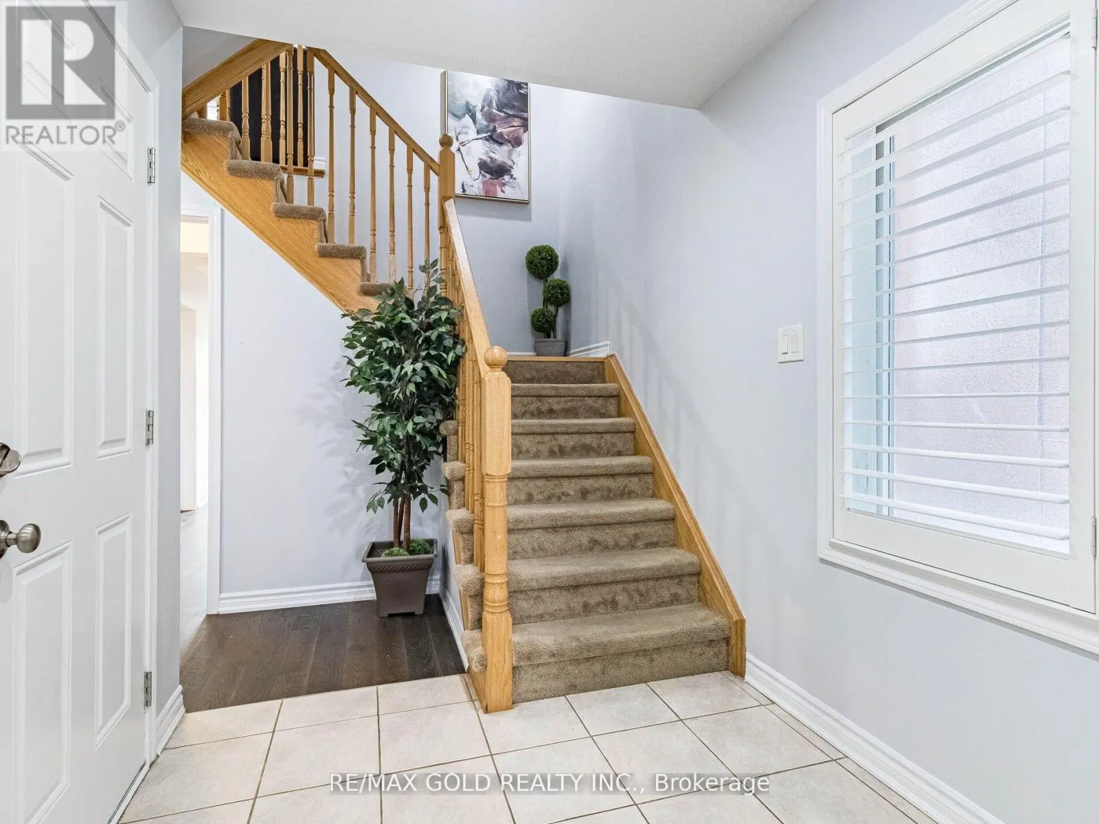 98 BANNISTER CRESCENT