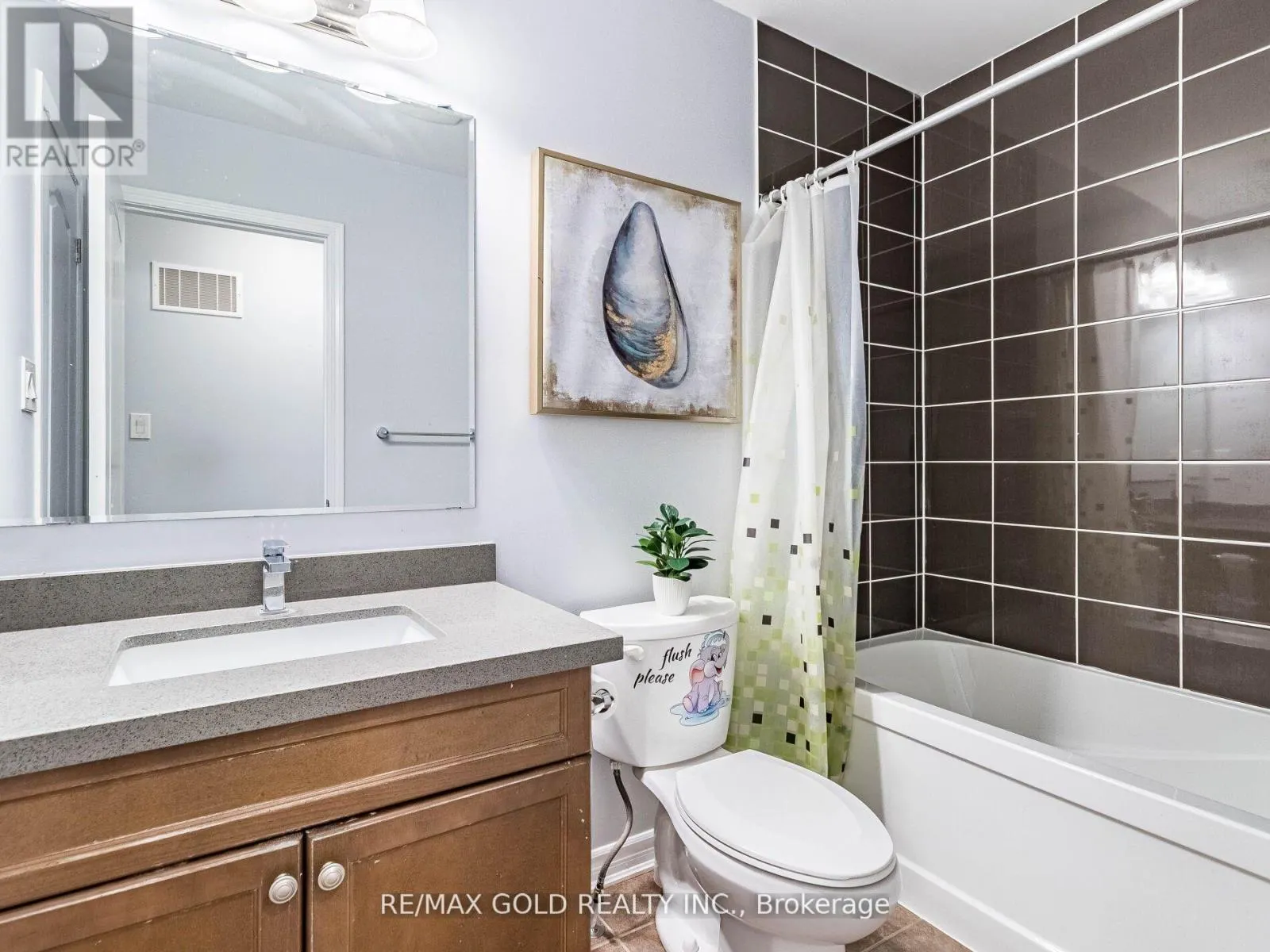 98 BANNISTER CRESCENT