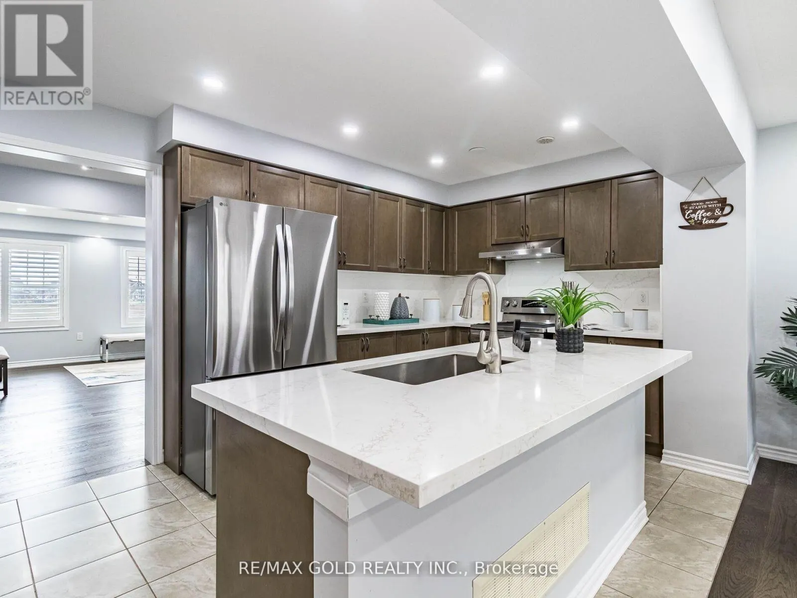 98 BANNISTER CRESCENT