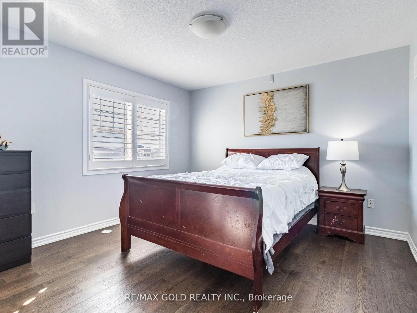 98 BANNISTER CRESCENT
