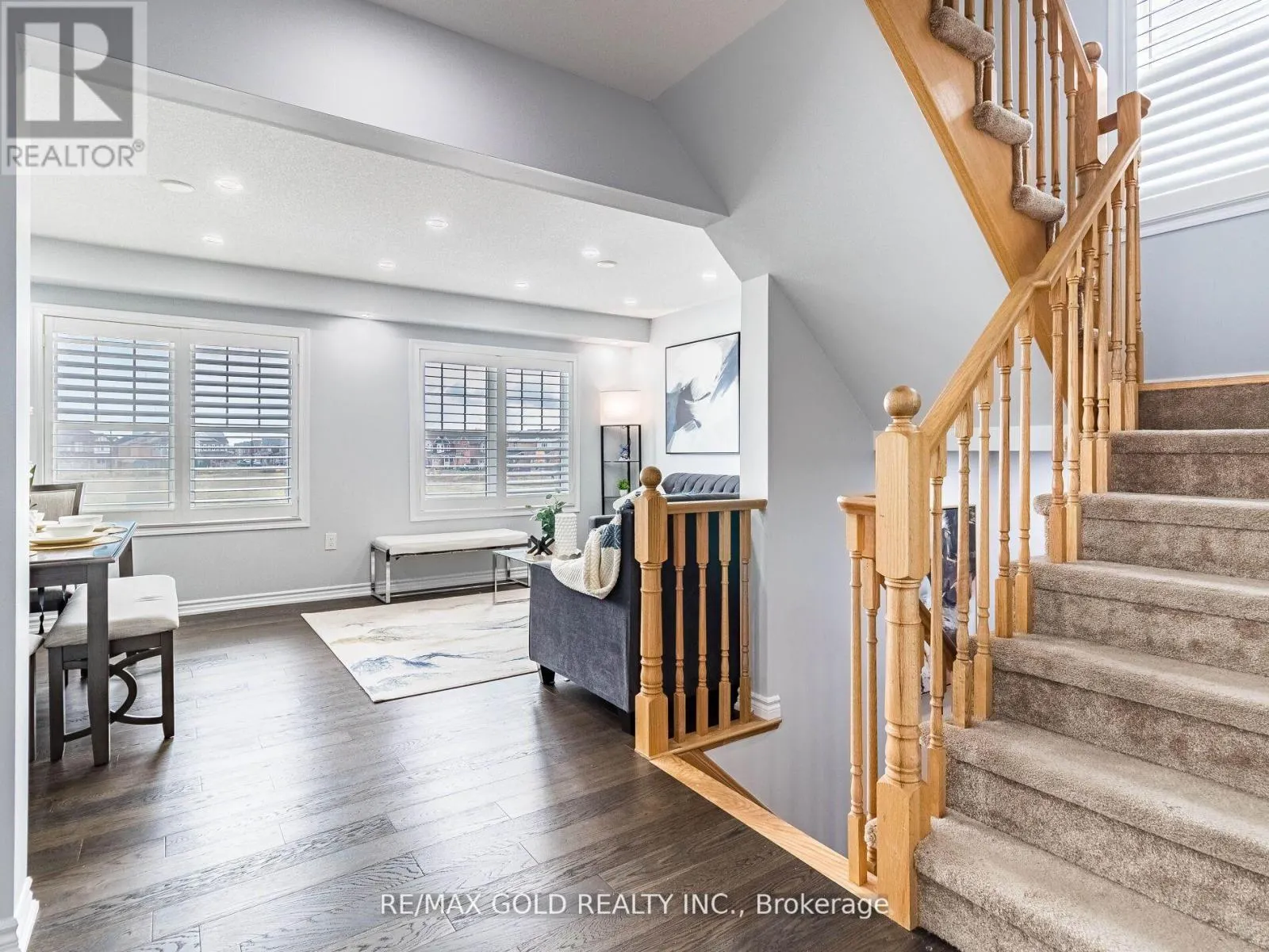 98 BANNISTER CRESCENT