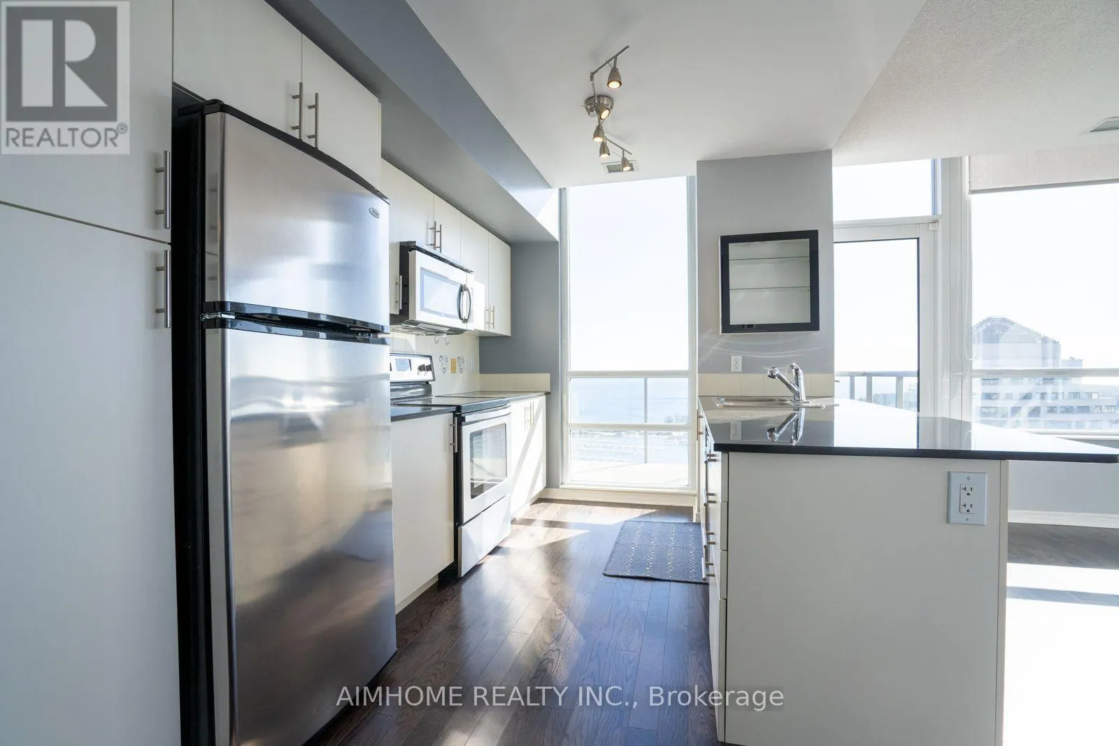 3202 - 2240 LAKESHORE BOULEVARD
