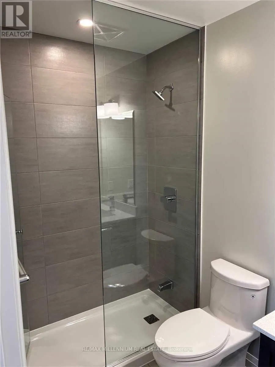 404 - 15 LYNCH STREET