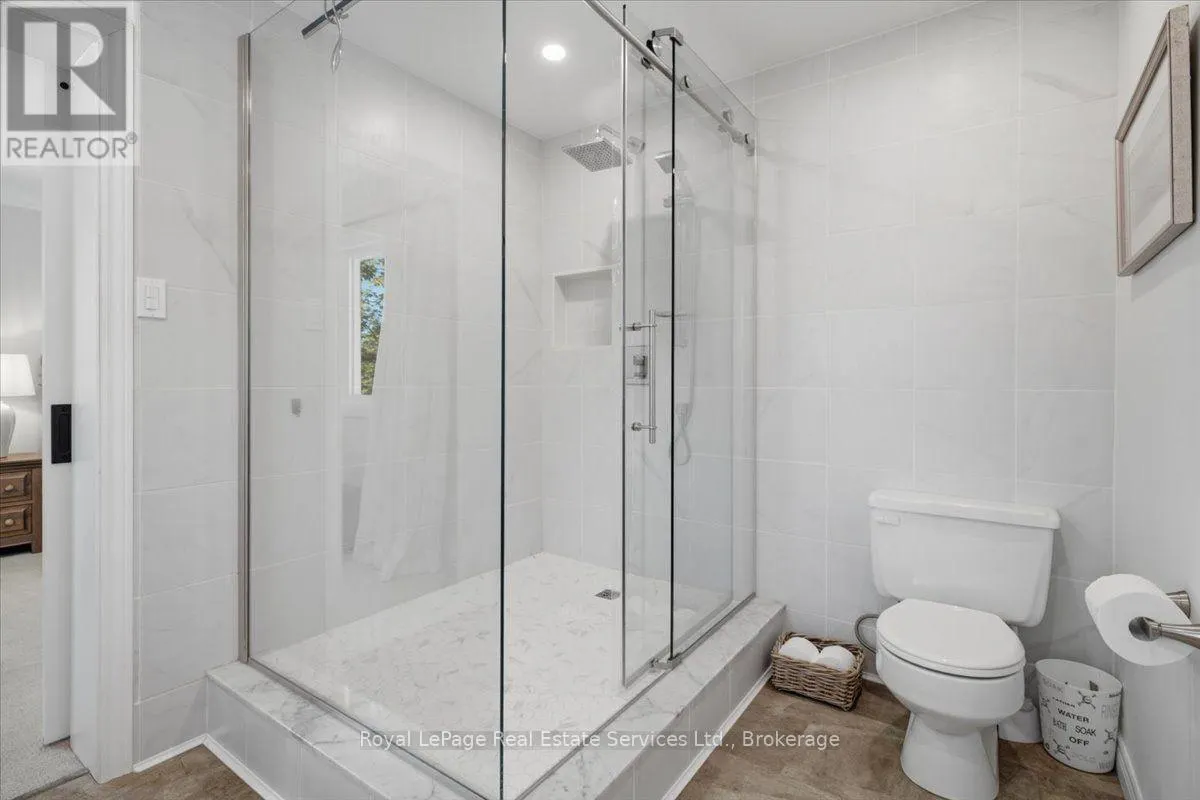 5 - 2120 MARINE DRIVE #5