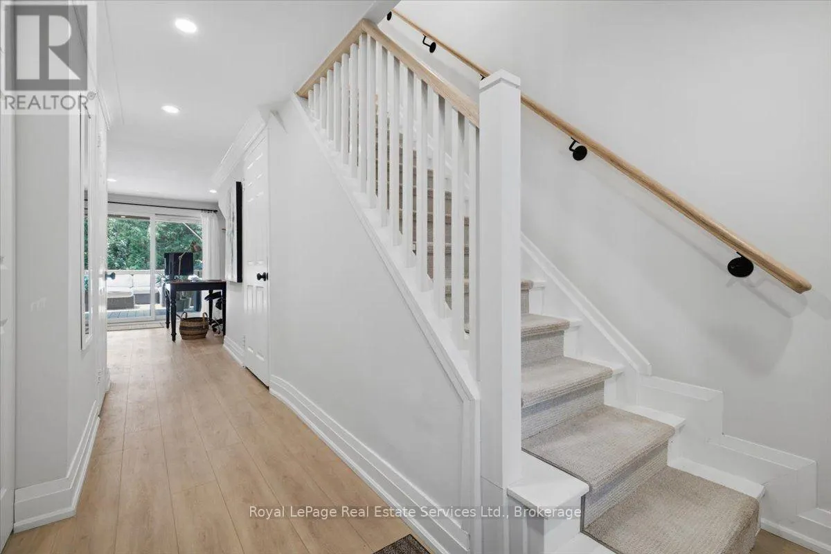 5 - 2120 MARINE DRIVE #5