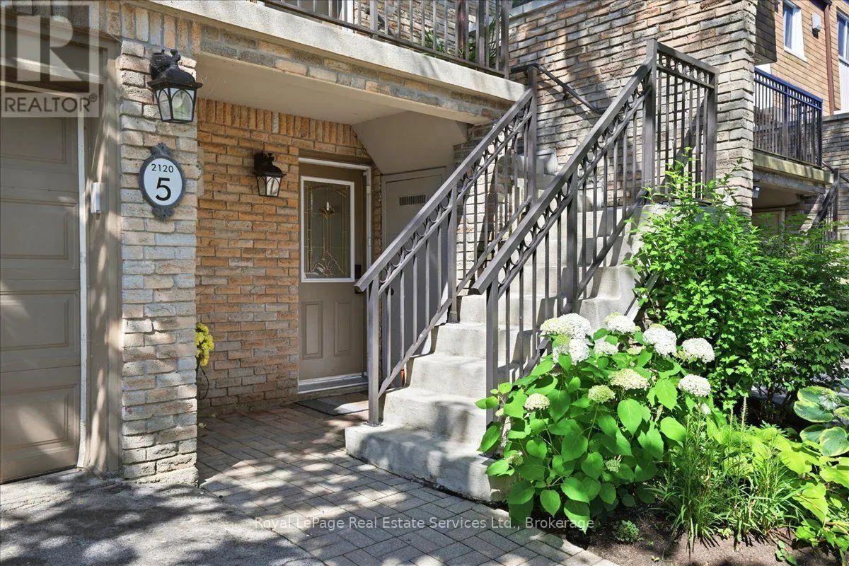 5 - 2120 MARINE DRIVE #5