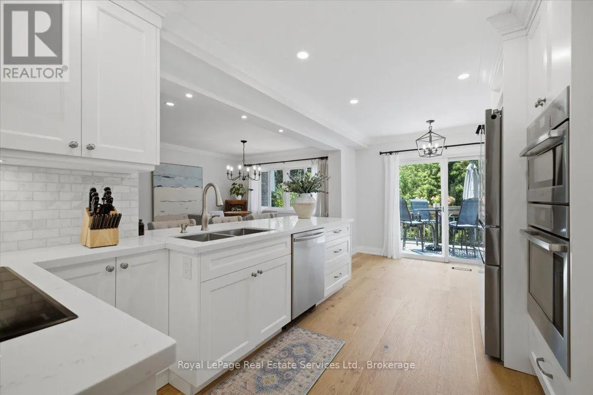 5 - 2120 MARINE DRIVE #5