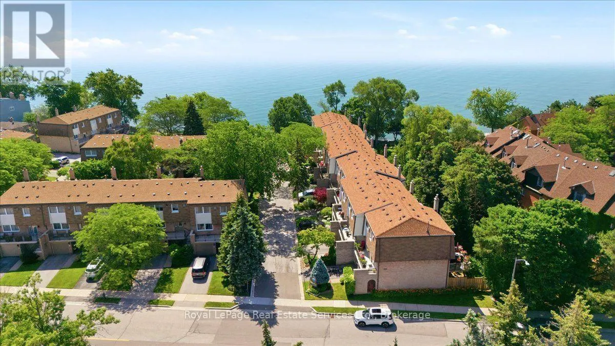 5 - 2120 MARINE DRIVE #5