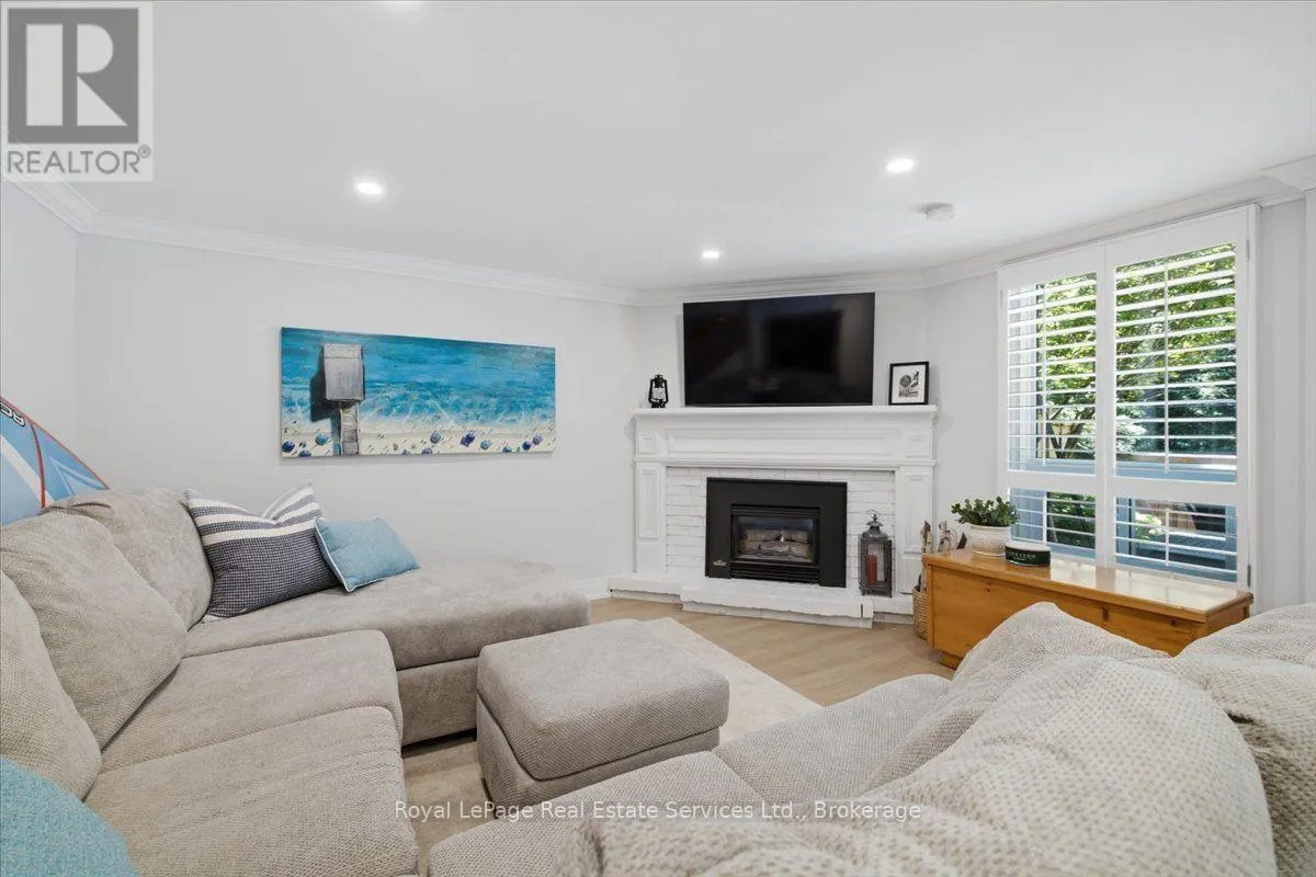 5 - 2120 MARINE DRIVE #5