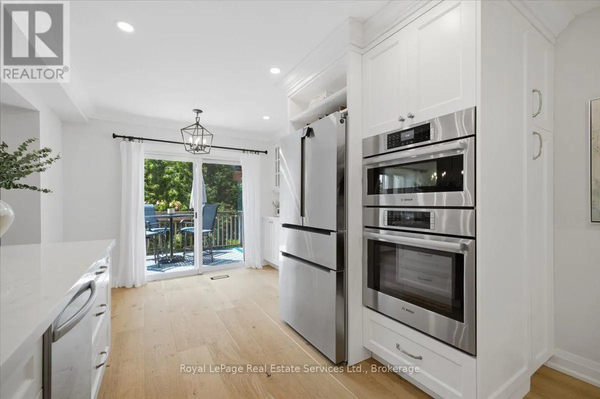 5 - 2120 MARINE DRIVE #5