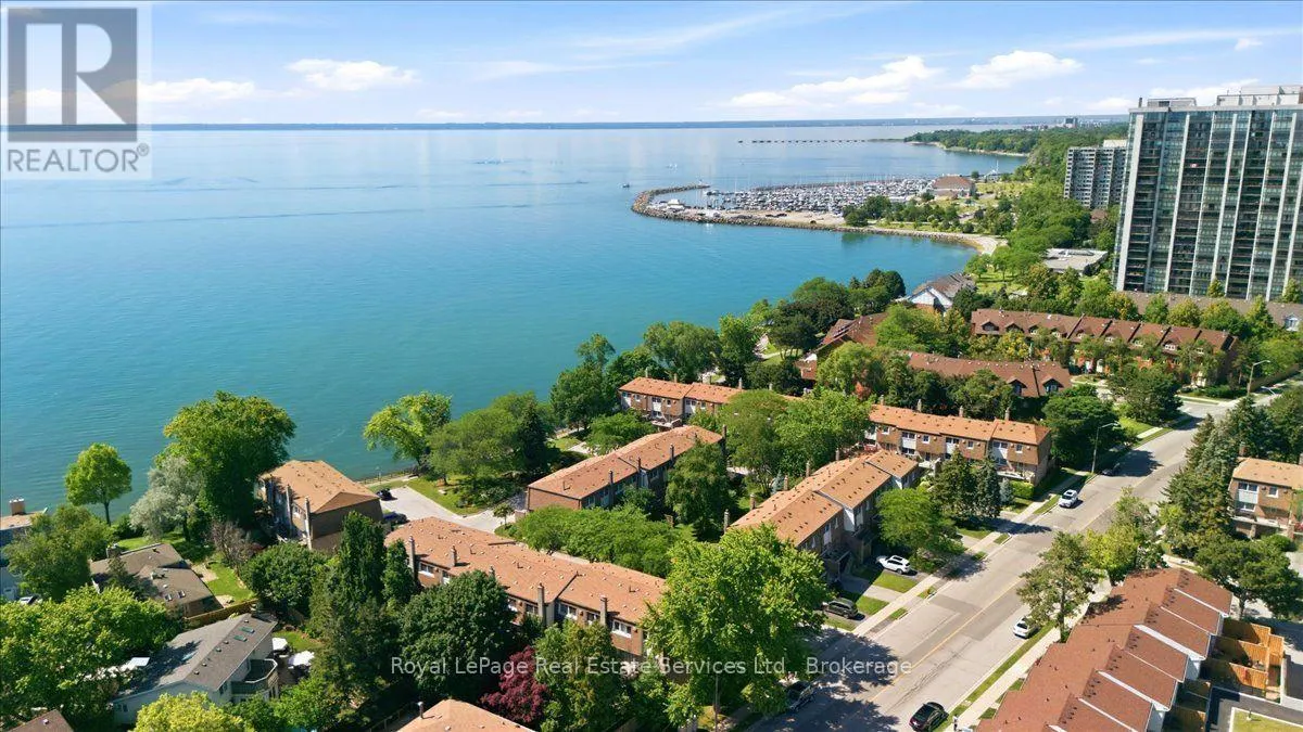 5 - 2120 MARINE DRIVE #5