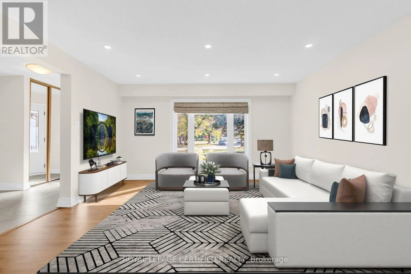 22 MADELAINE CRESCENT