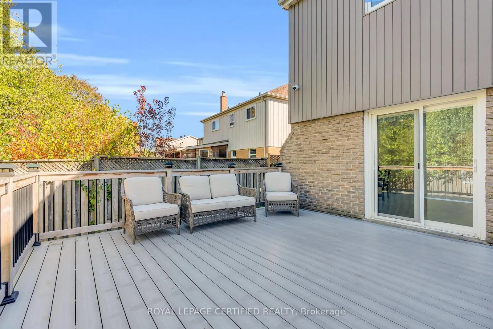 22 MADELAINE CRESCENT