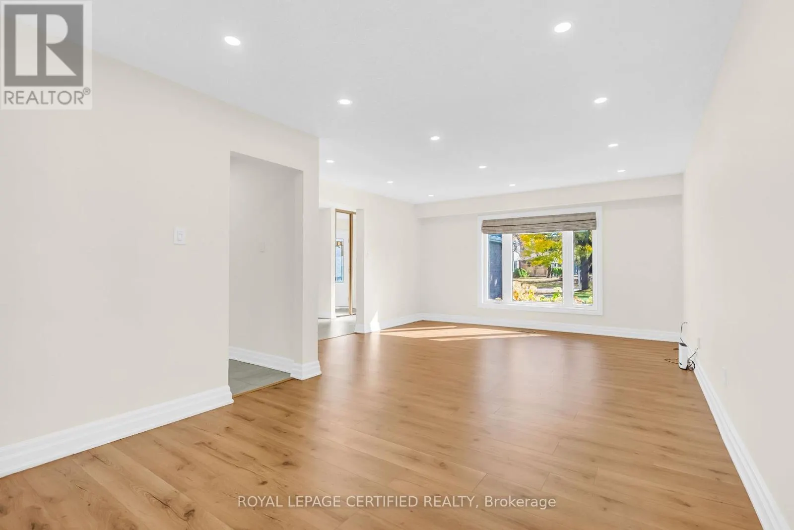 22 MADELAINE CRESCENT