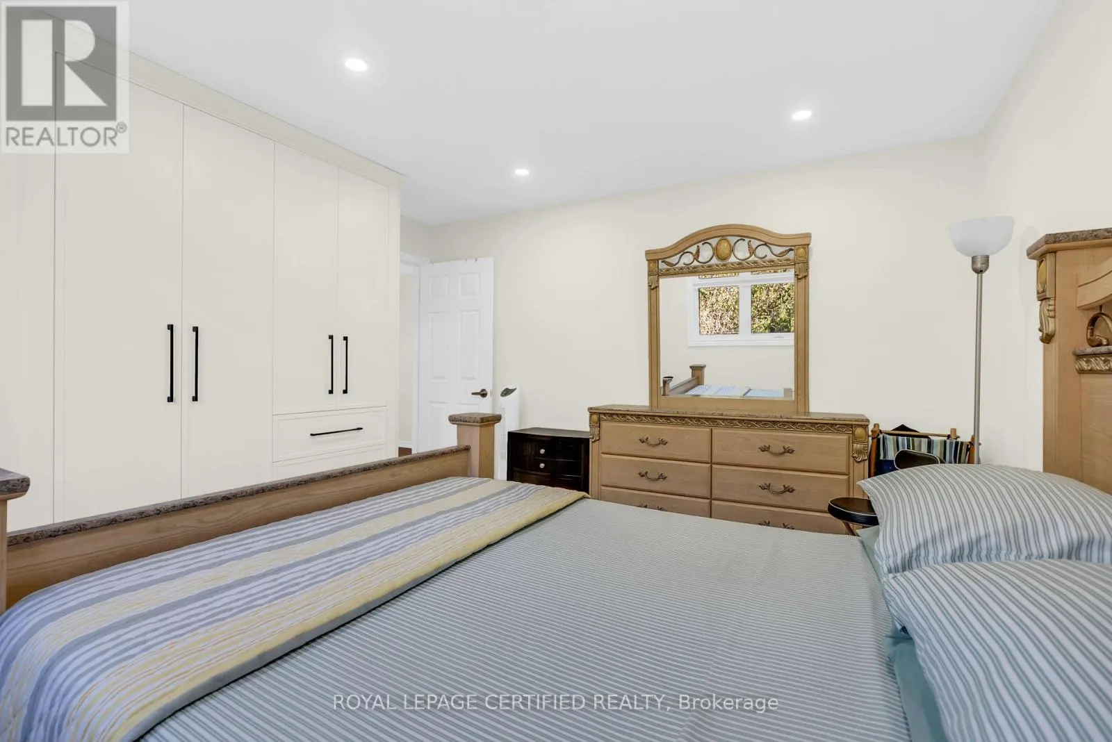 22 MADELAINE CRESCENT