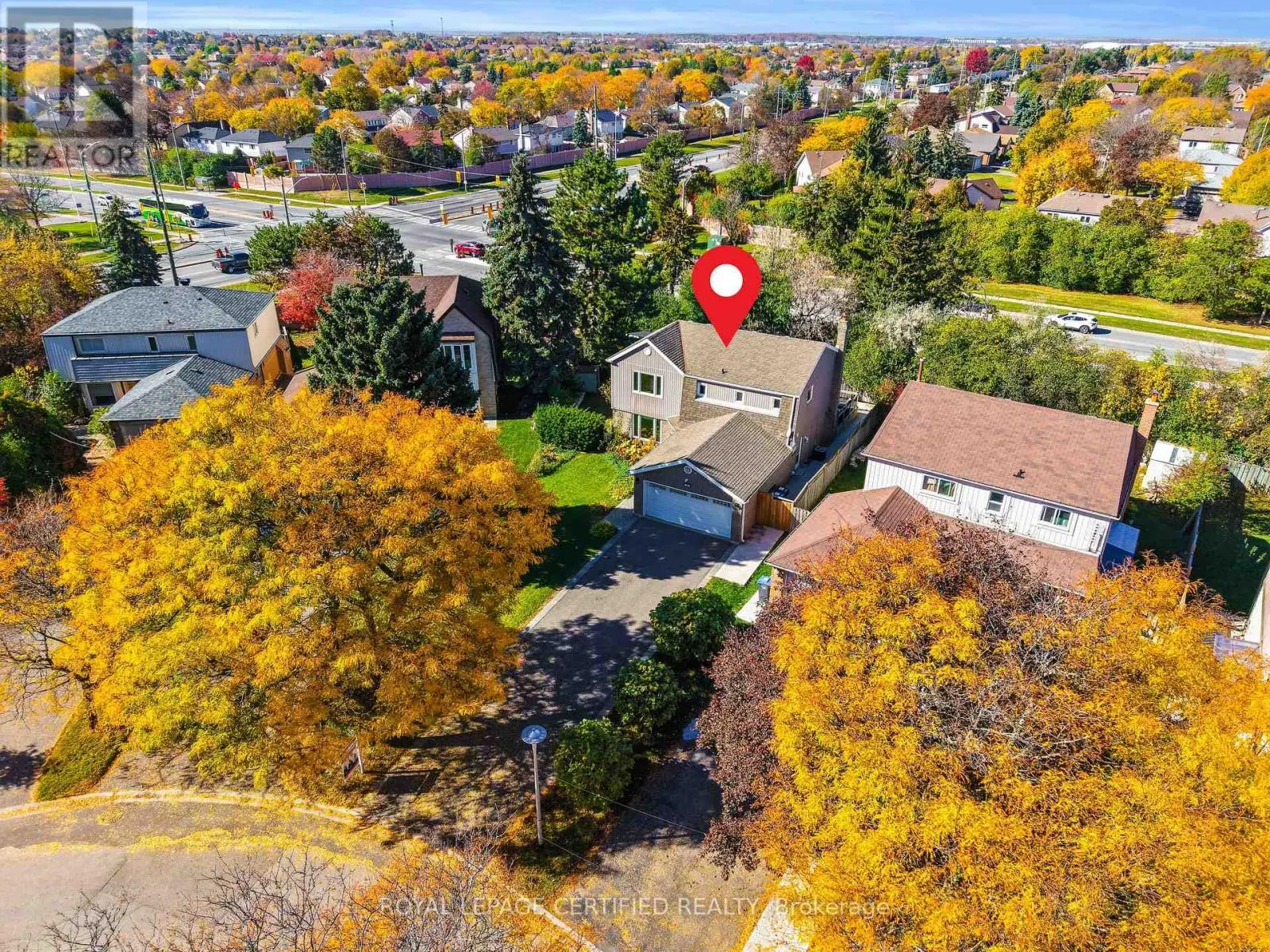 22 MADELAINE CRESCENT