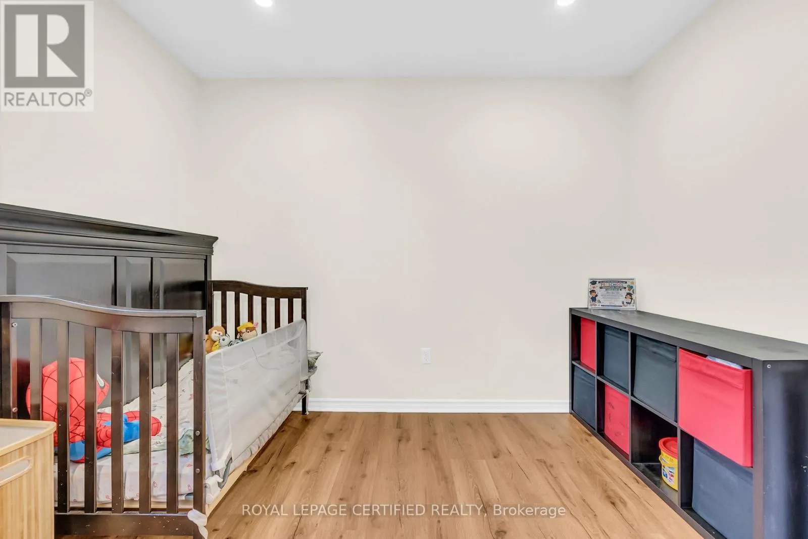 22 MADELAINE CRESCENT