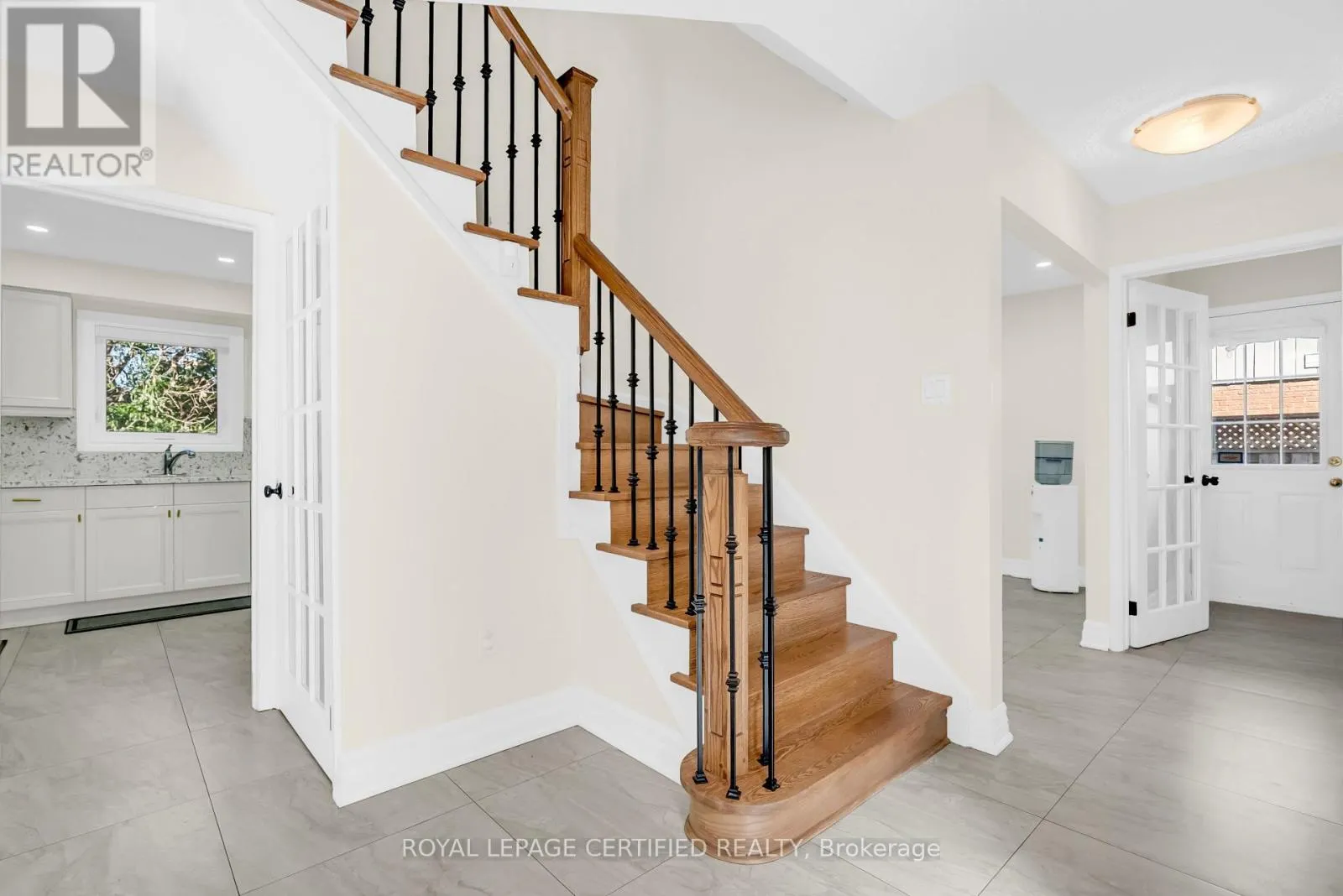 22 MADELAINE CRESCENT