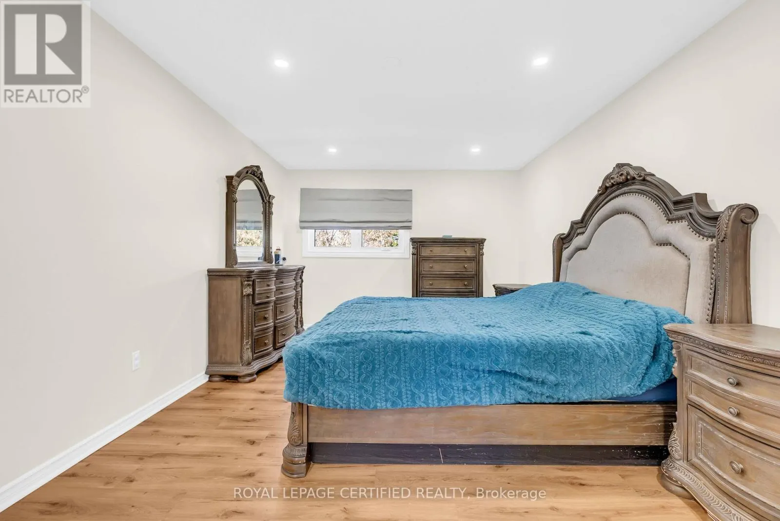 22 MADELAINE CRESCENT