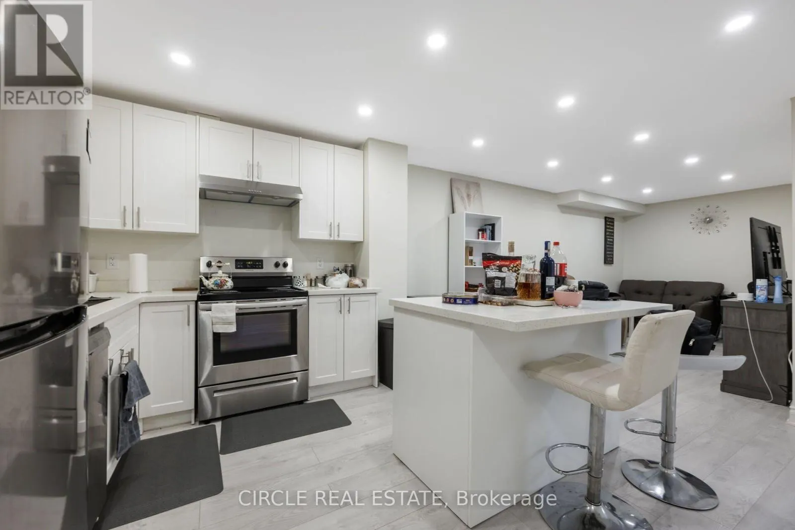 13 LADY EVELYN CRESCENT