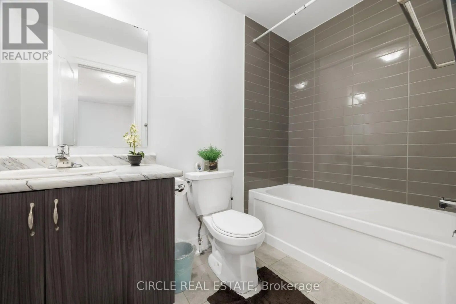 13 LADY EVELYN CRESCENT