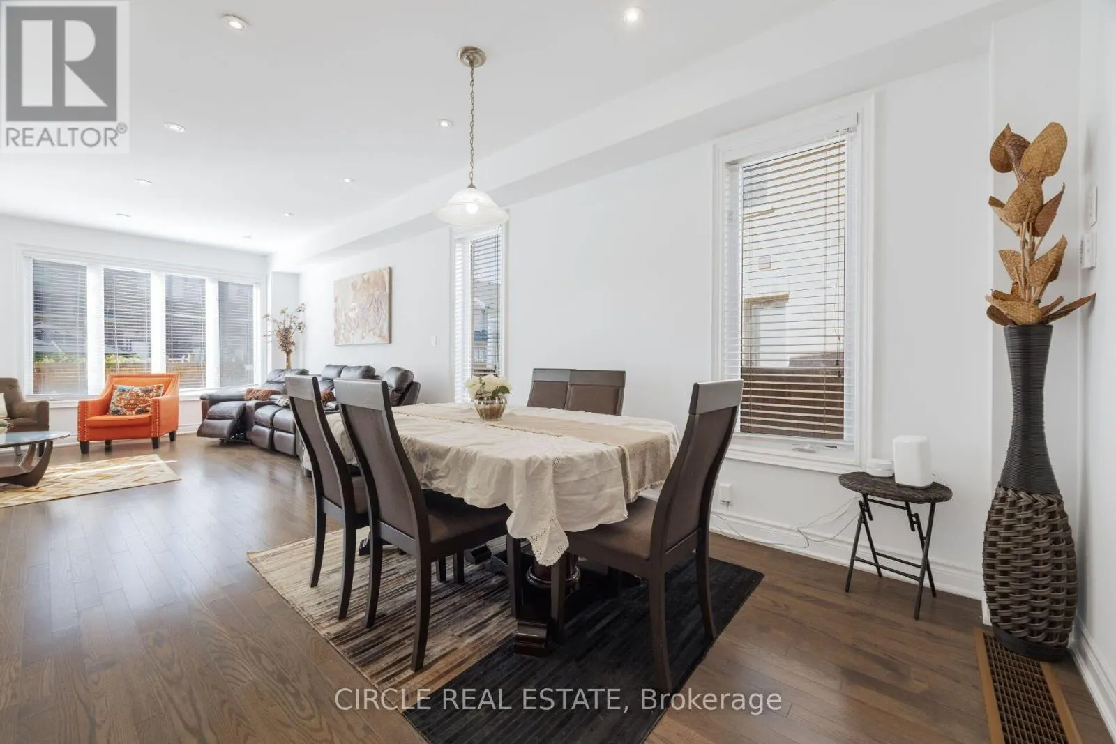 13 LADY EVELYN CRESCENT