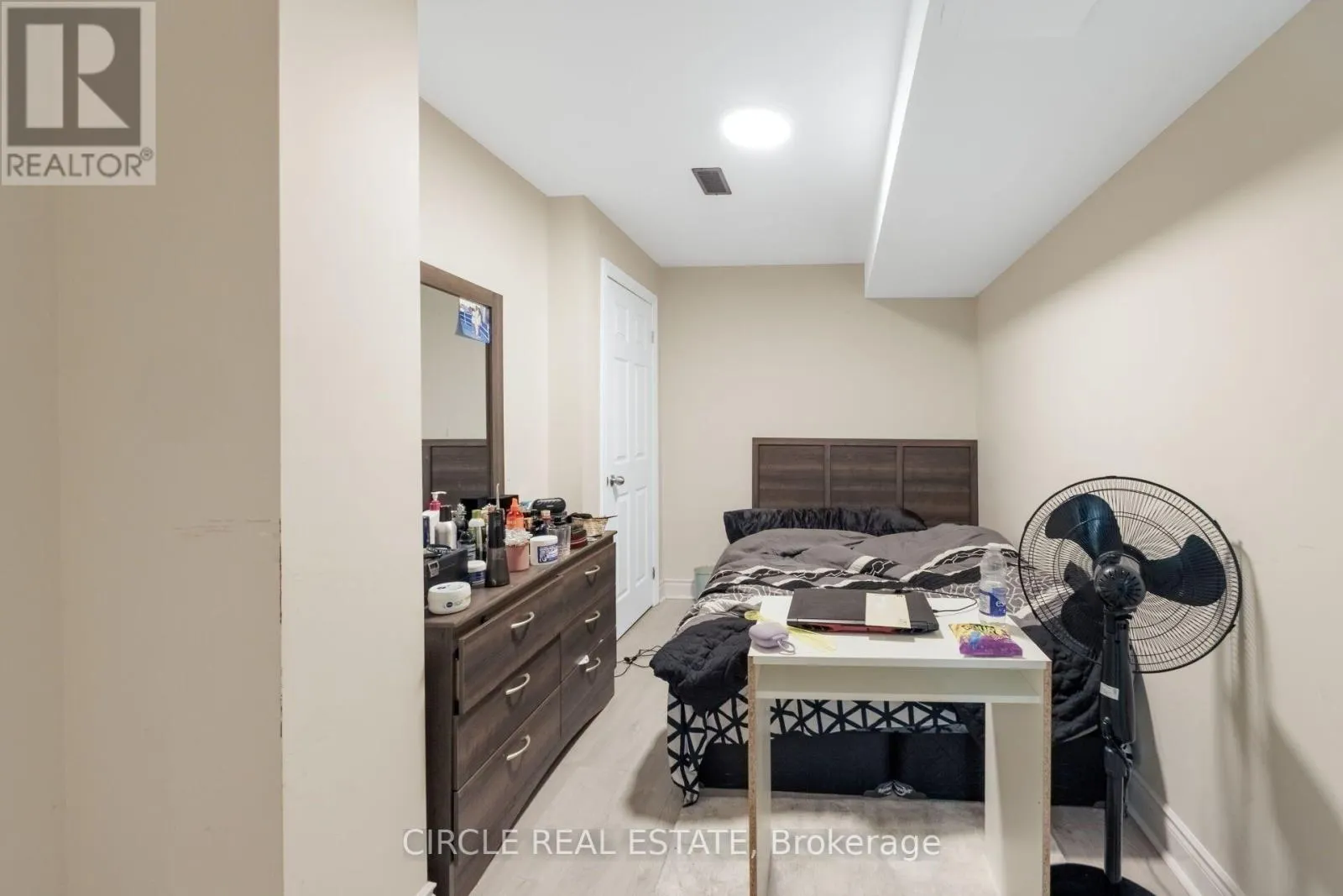 13 LADY EVELYN CRESCENT