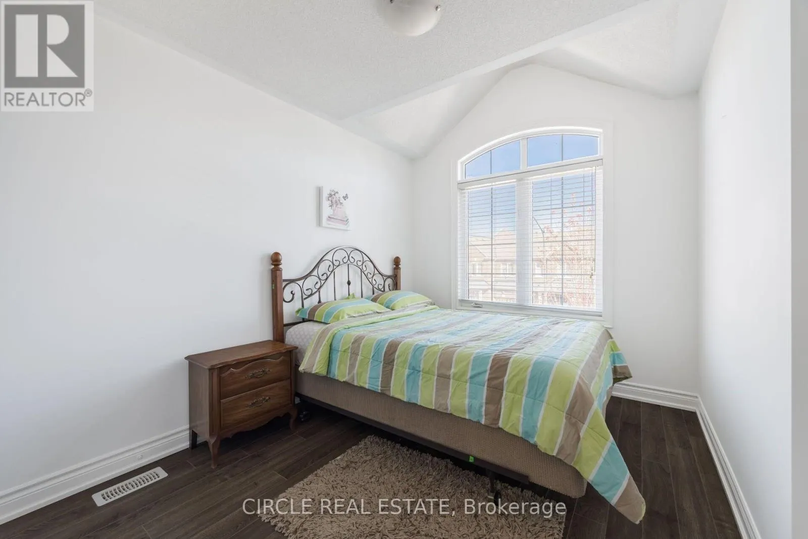 13 LADY EVELYN CRESCENT