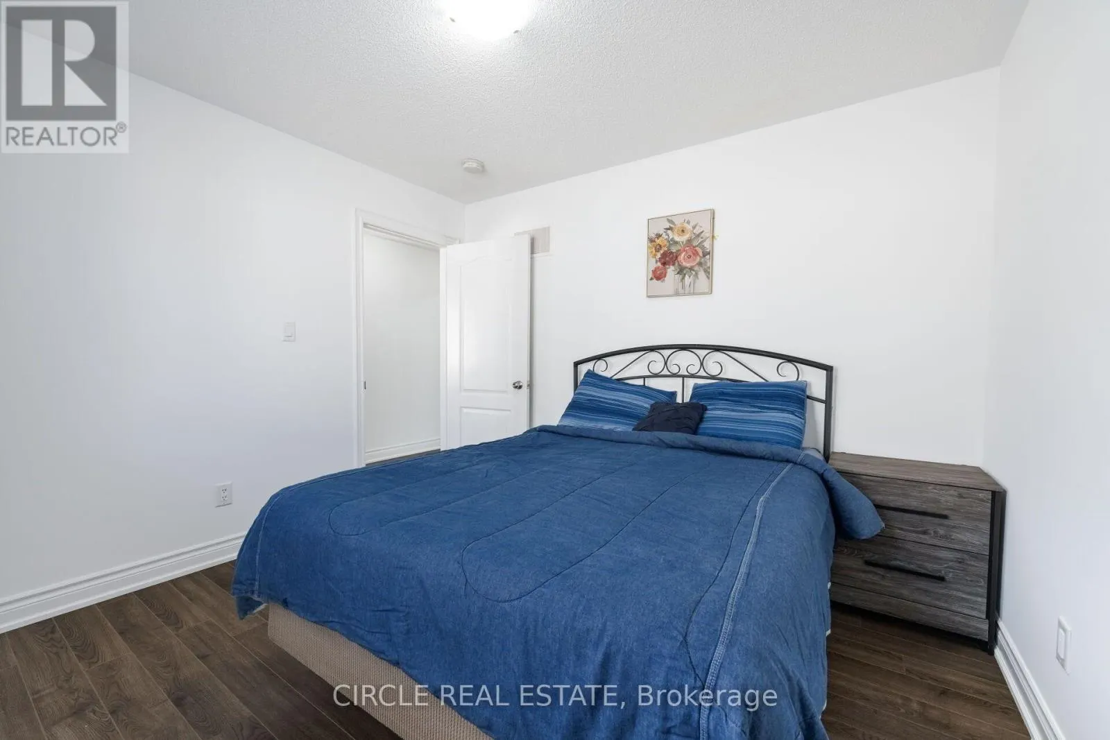 13 LADY EVELYN CRESCENT