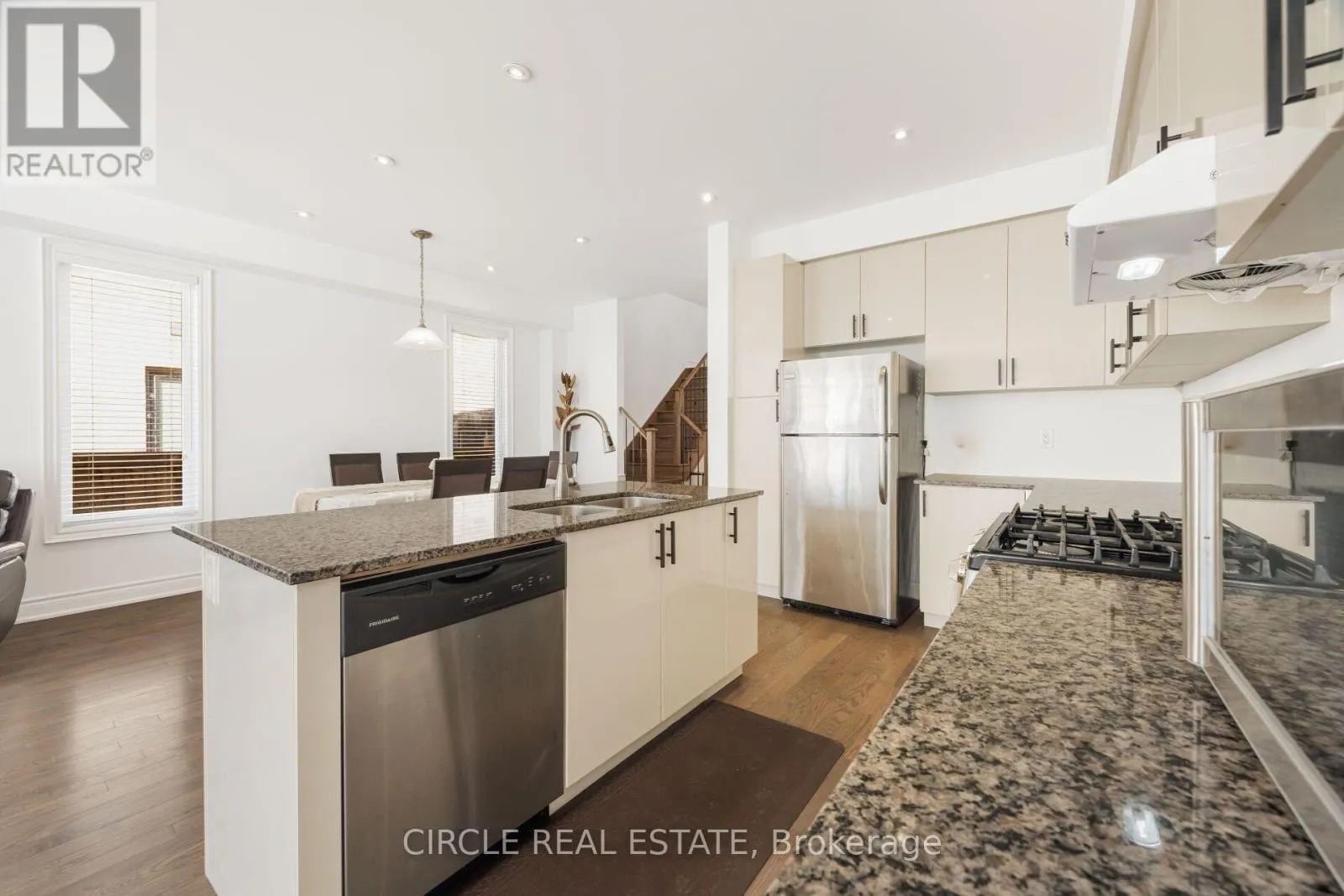 13 LADY EVELYN CRESCENT