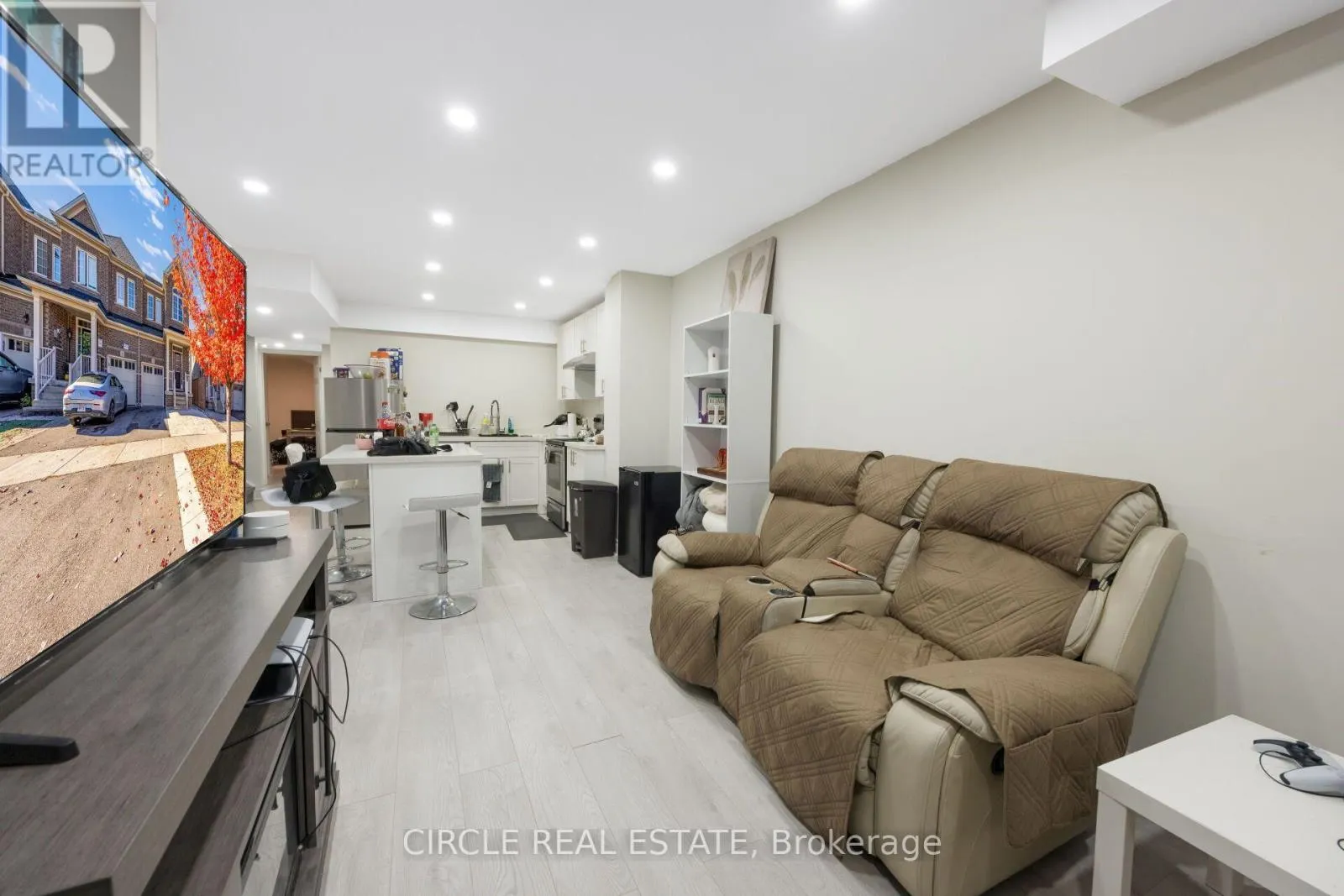 13 LADY EVELYN CRESCENT