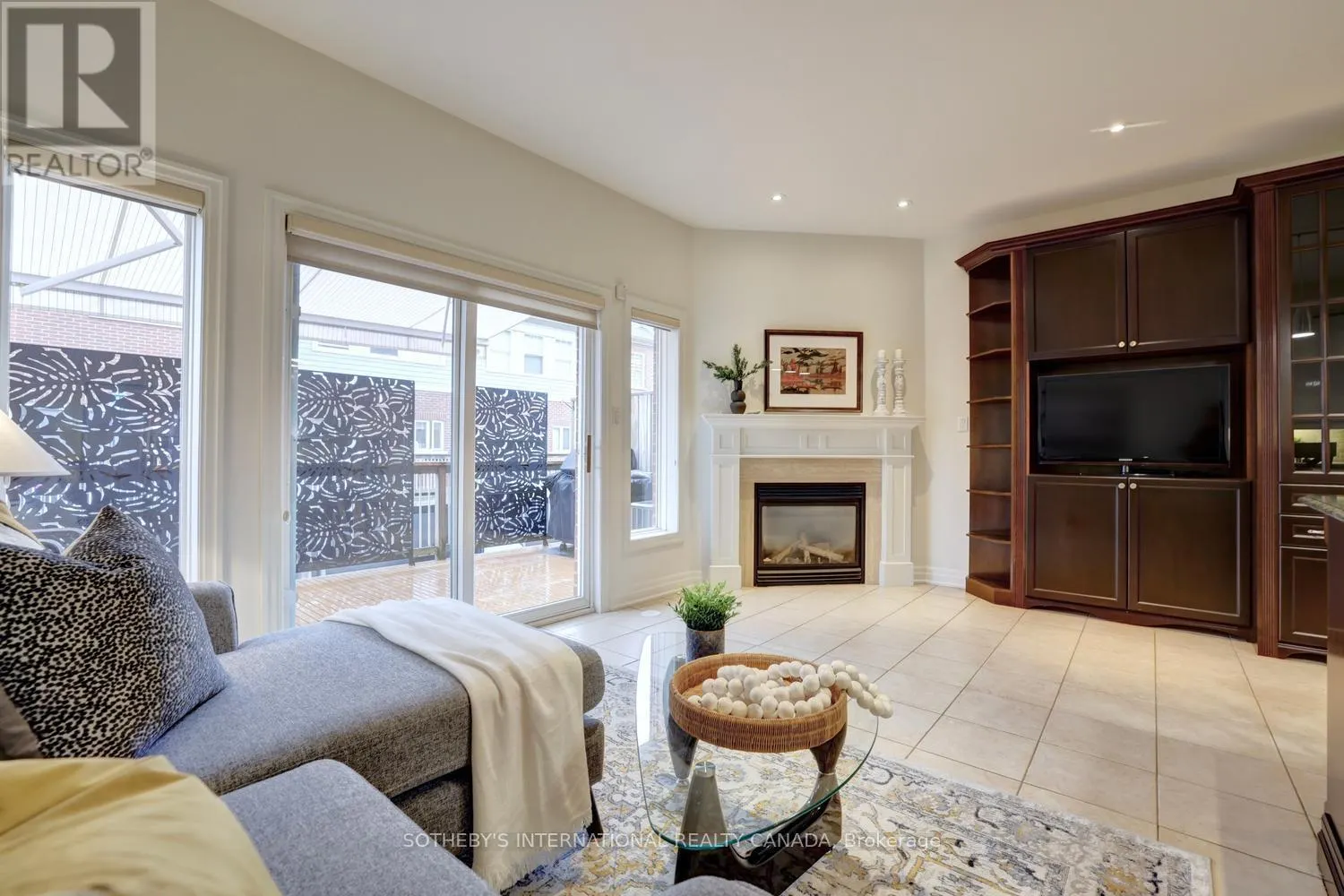 112 WATERSIDE DRIVE