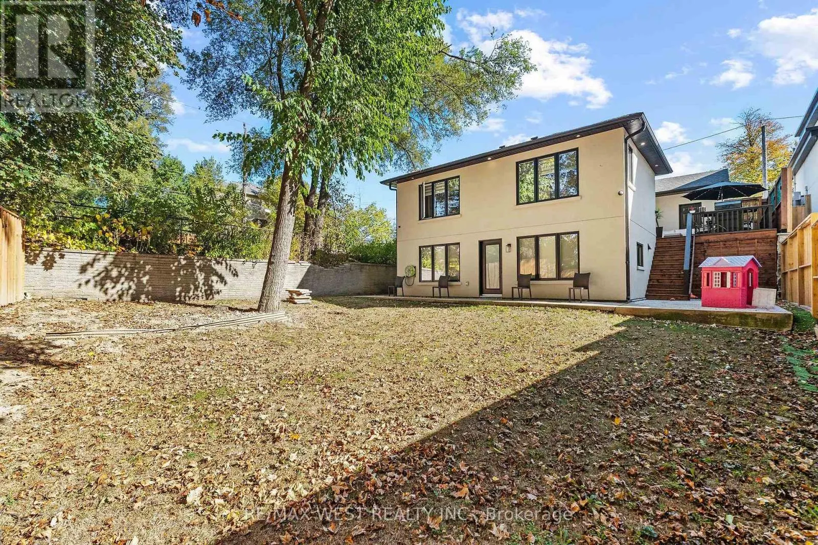 42 WOOLTON CRESCENT