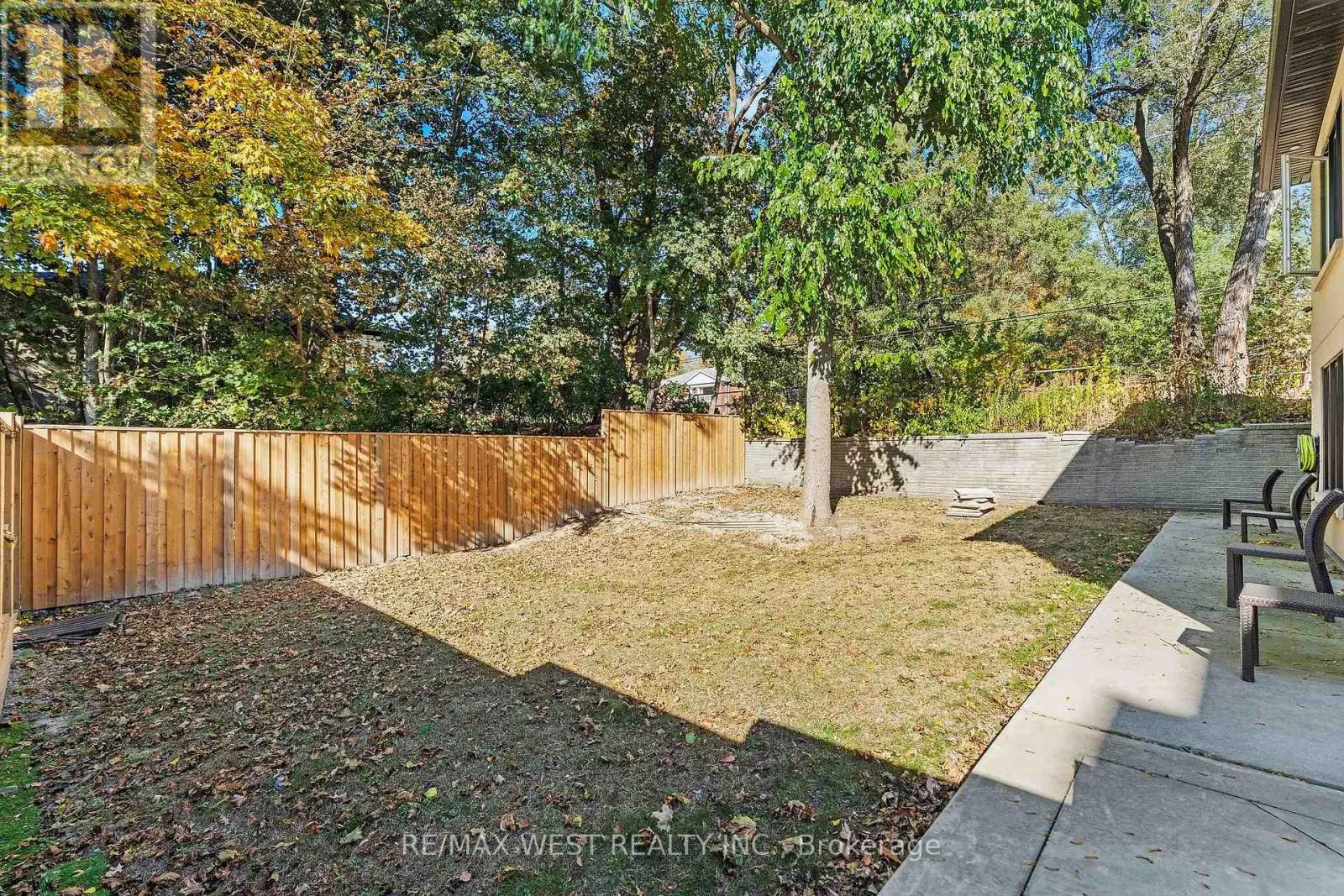42 WOOLTON CRESCENT