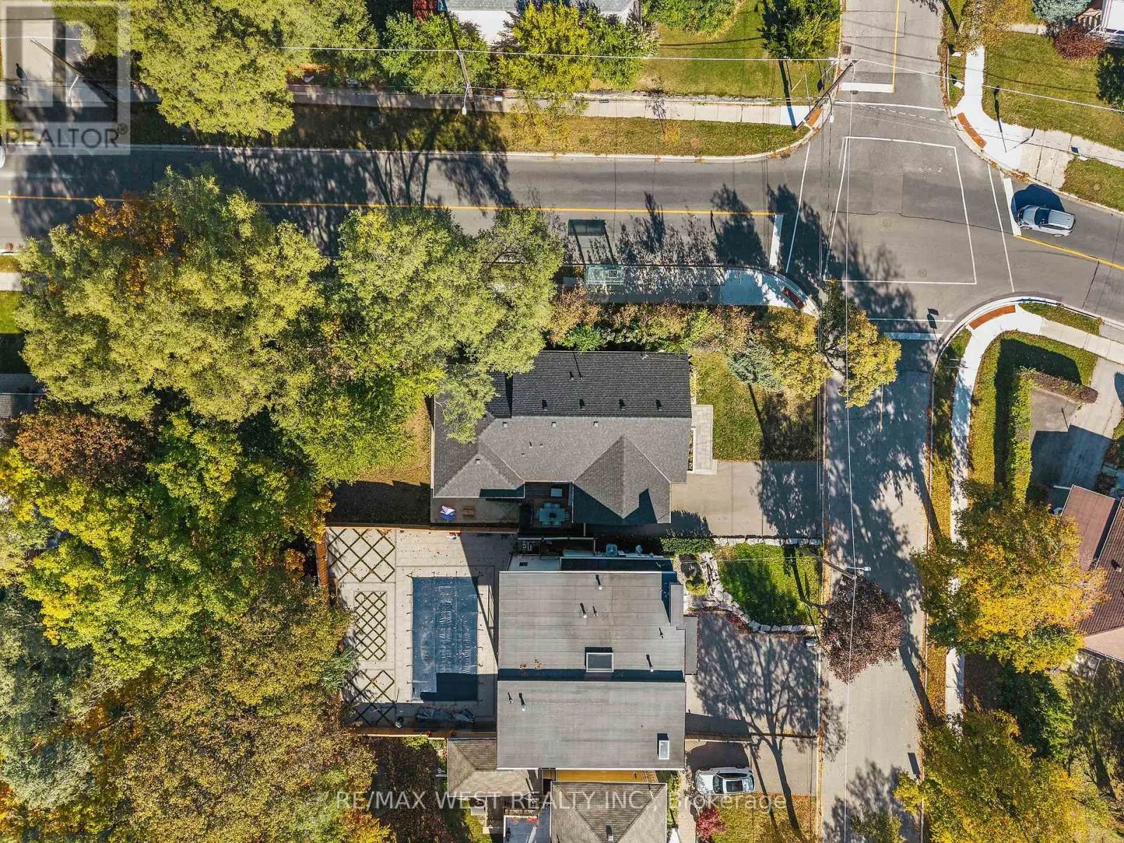 42 WOOLTON CRESCENT