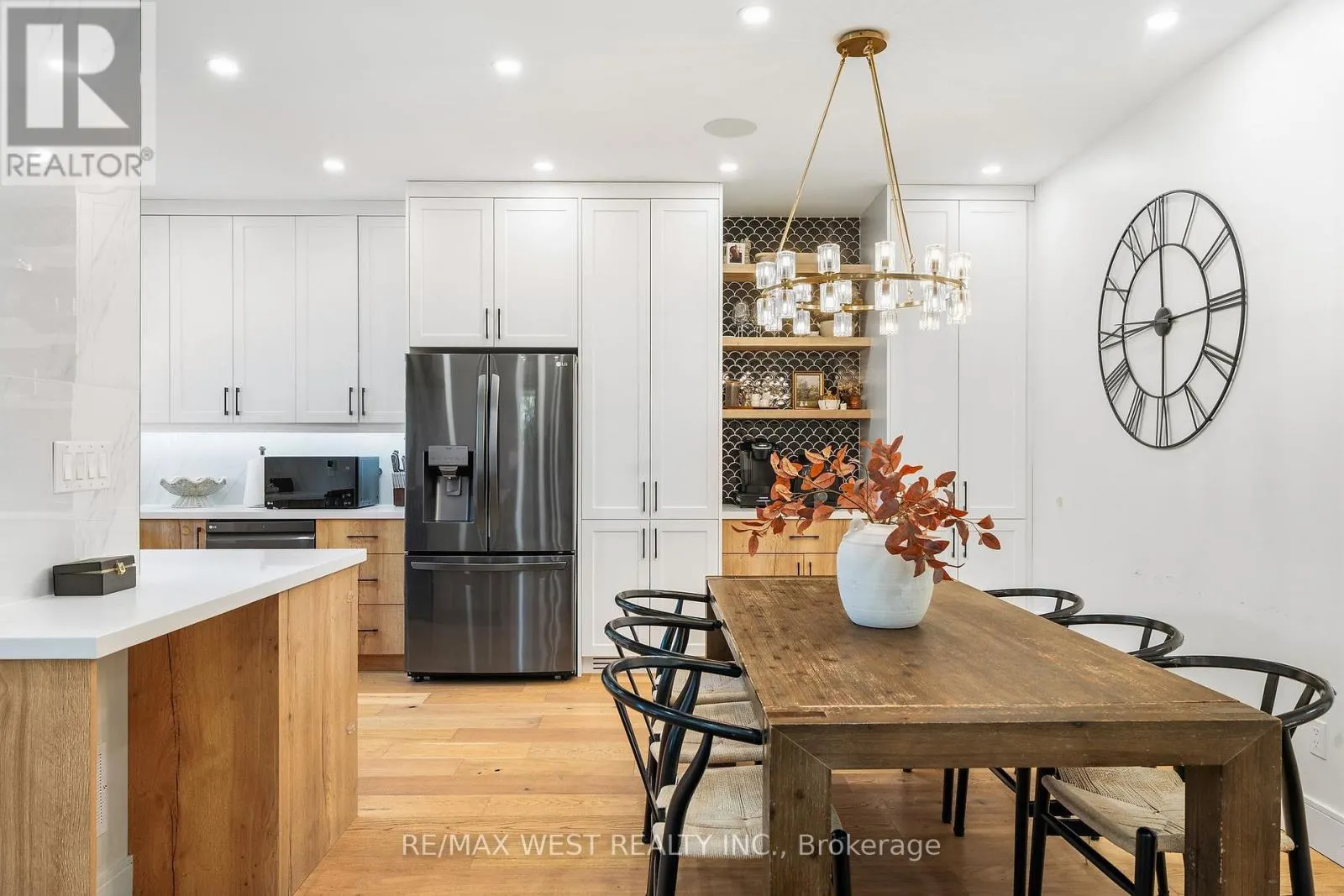 42 WOOLTON CRESCENT