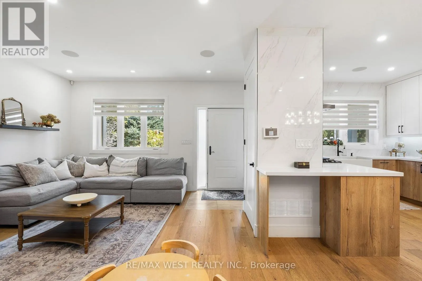 42 WOOLTON CRESCENT