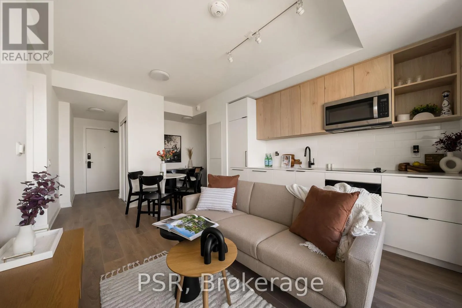 2011 - 1185 DUPONT STREET
